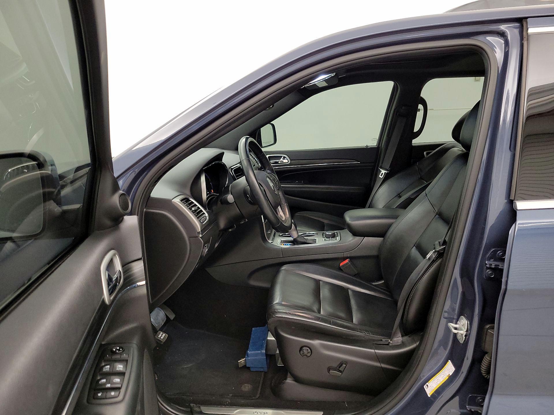 Thumbnail: 2020 Jeep Grand Cherokee - 11