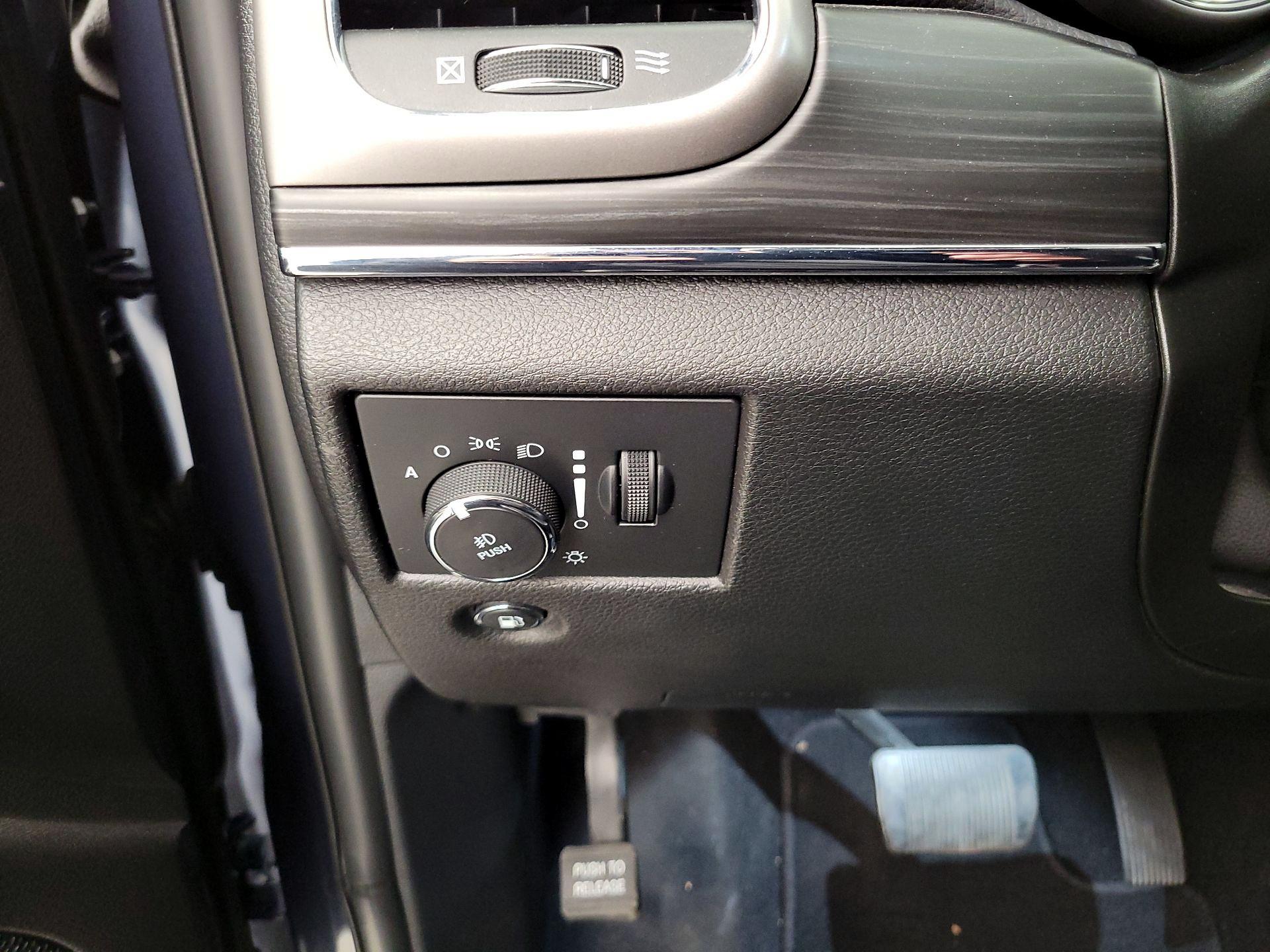 Thumbnail: 2020 Jeep Grand Cherokee - 13