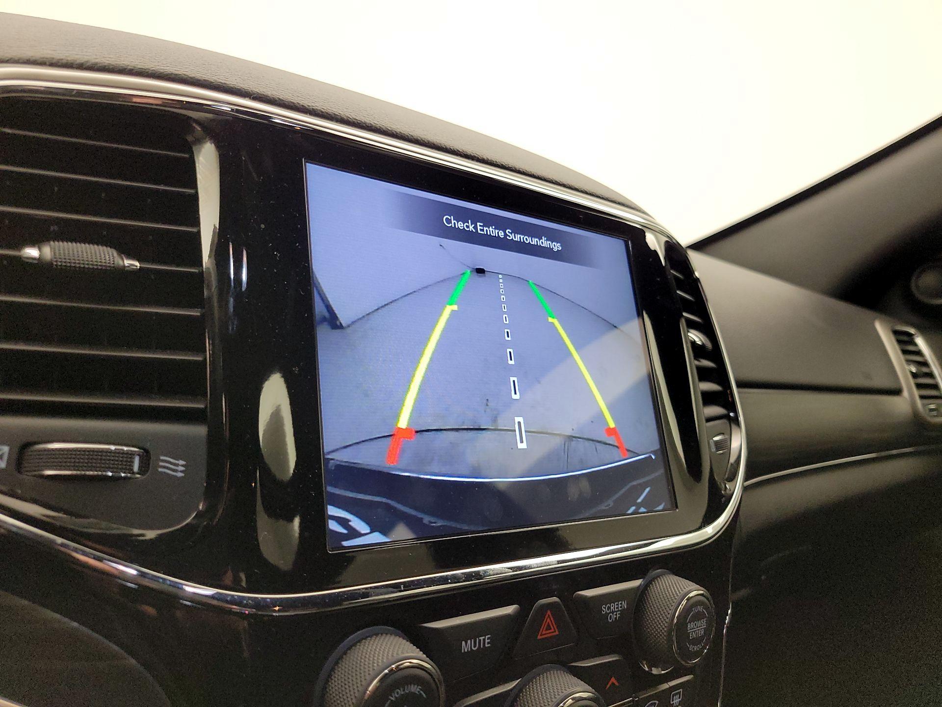 Thumbnail: 2020 Jeep Grand Cherokee - 15