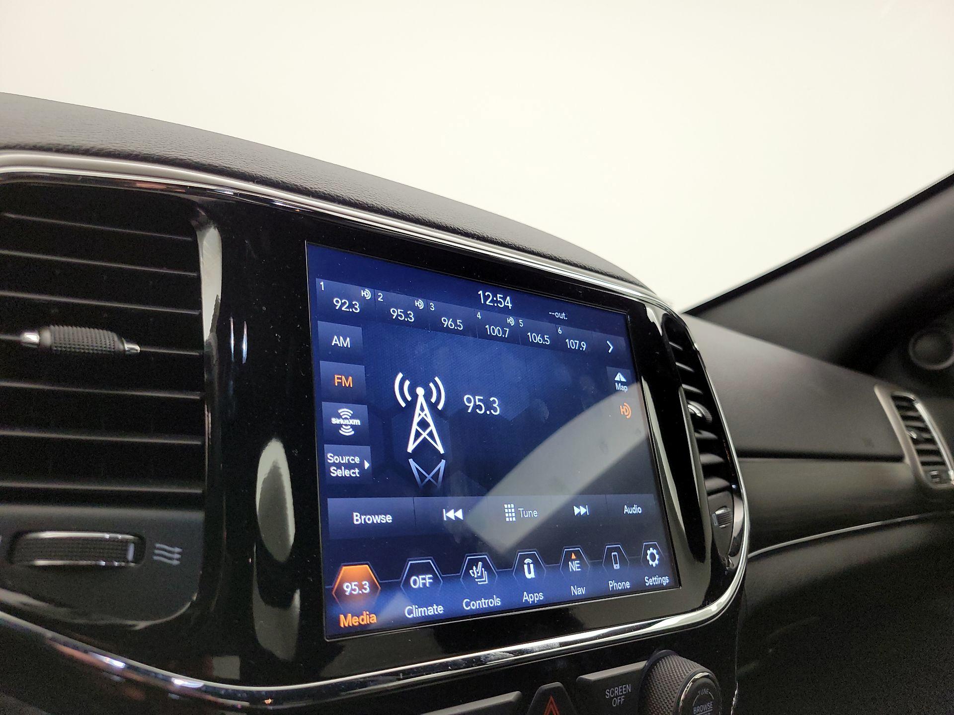 Thumbnail: 2020 Jeep Grand Cherokee - 16