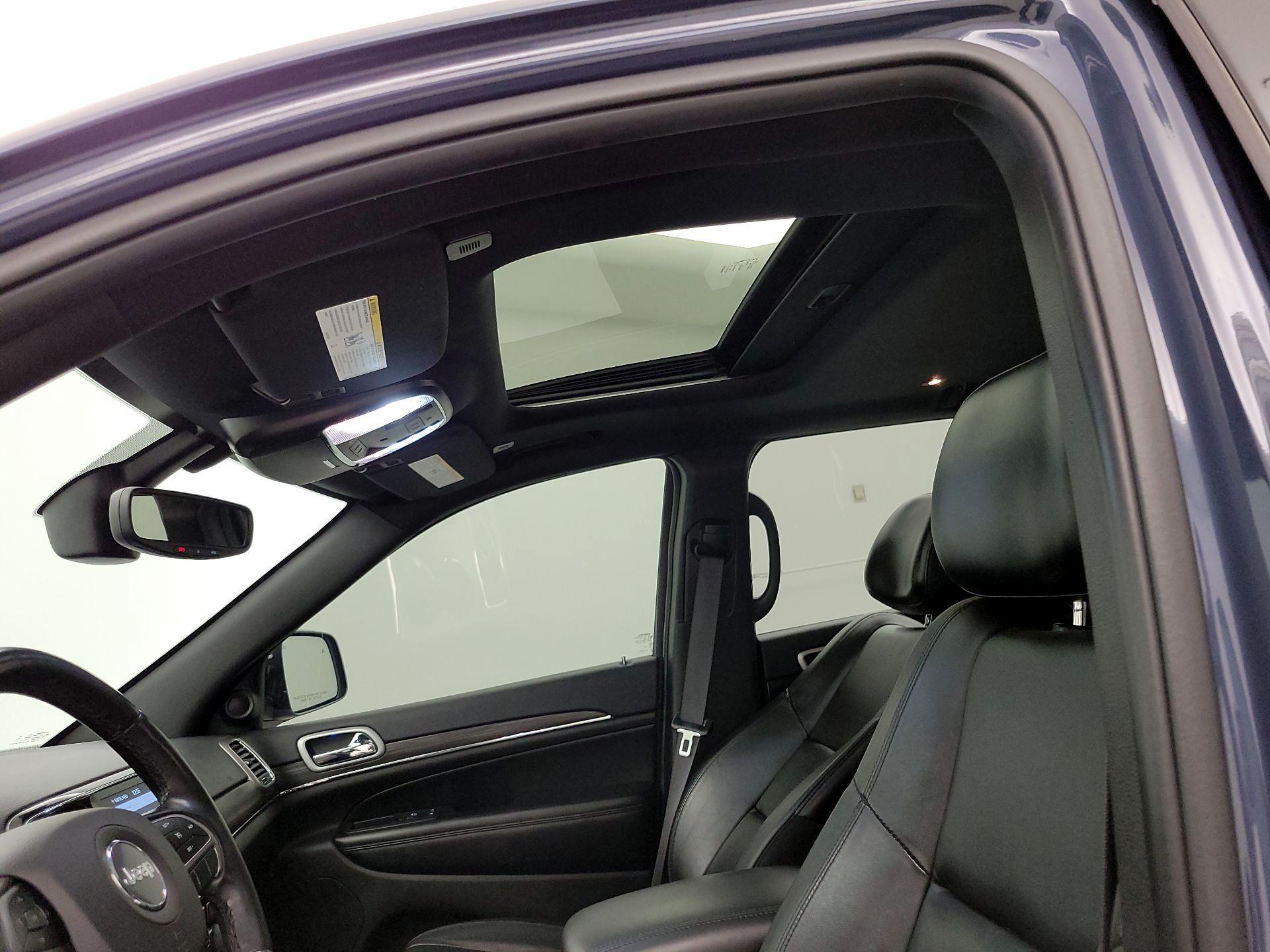 Thumbnail: 2020 Jeep Grand Cherokee - 20