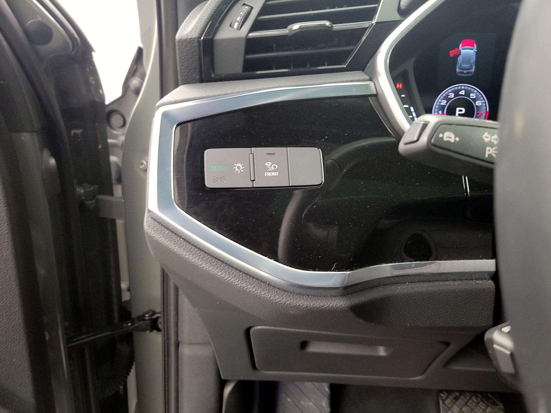 Thumbnail: 2024 Audi Q3 - 13