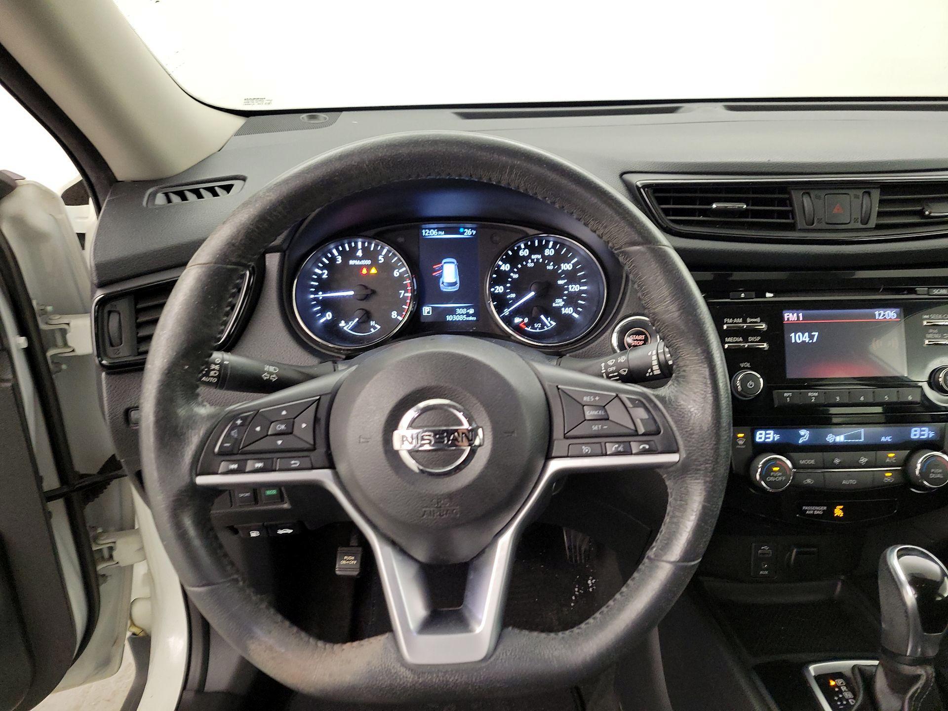 Thumbnail: 2017 Nissan Rogue - 10