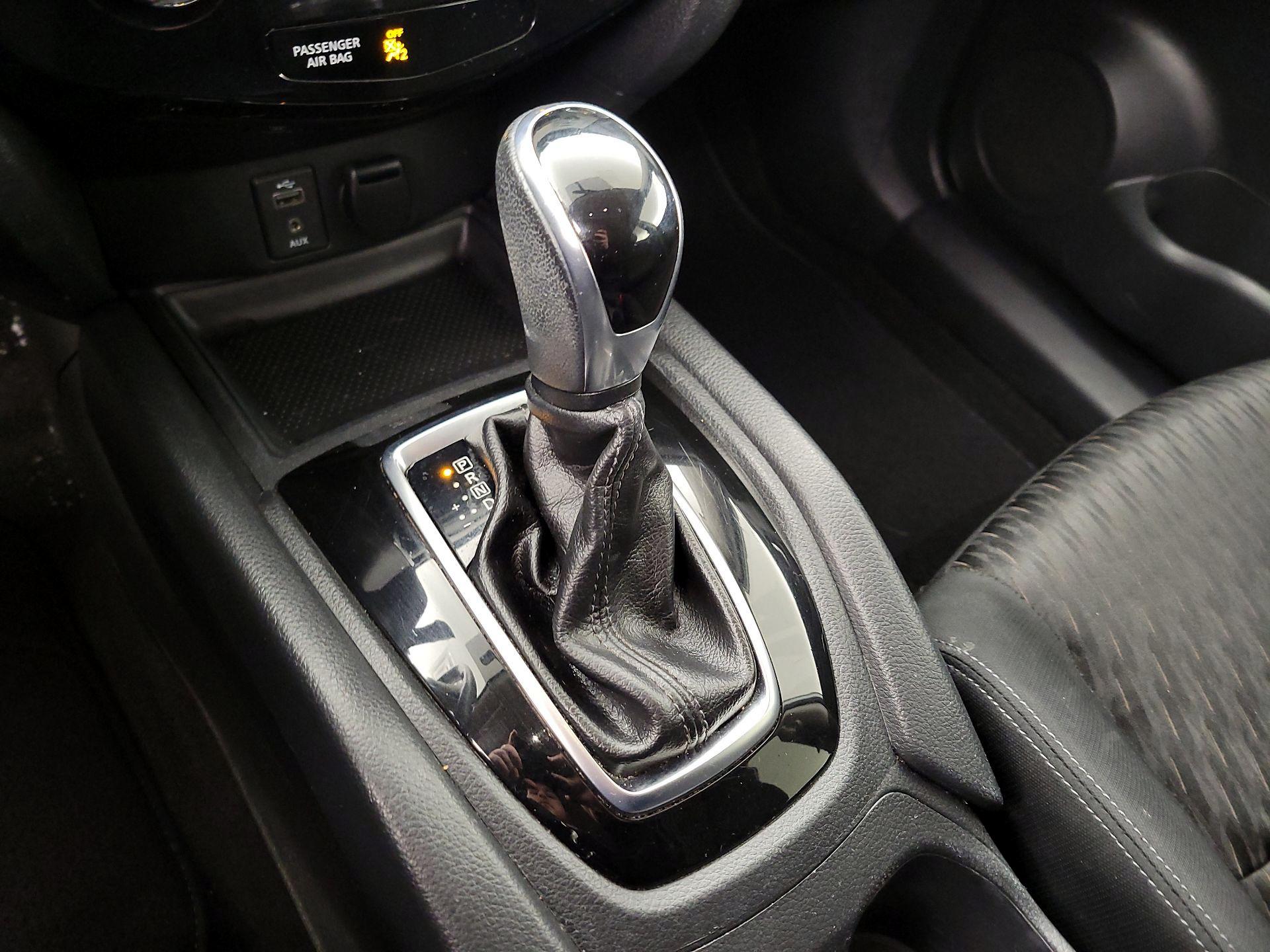 Thumbnail: 2017 Nissan Rogue - 17