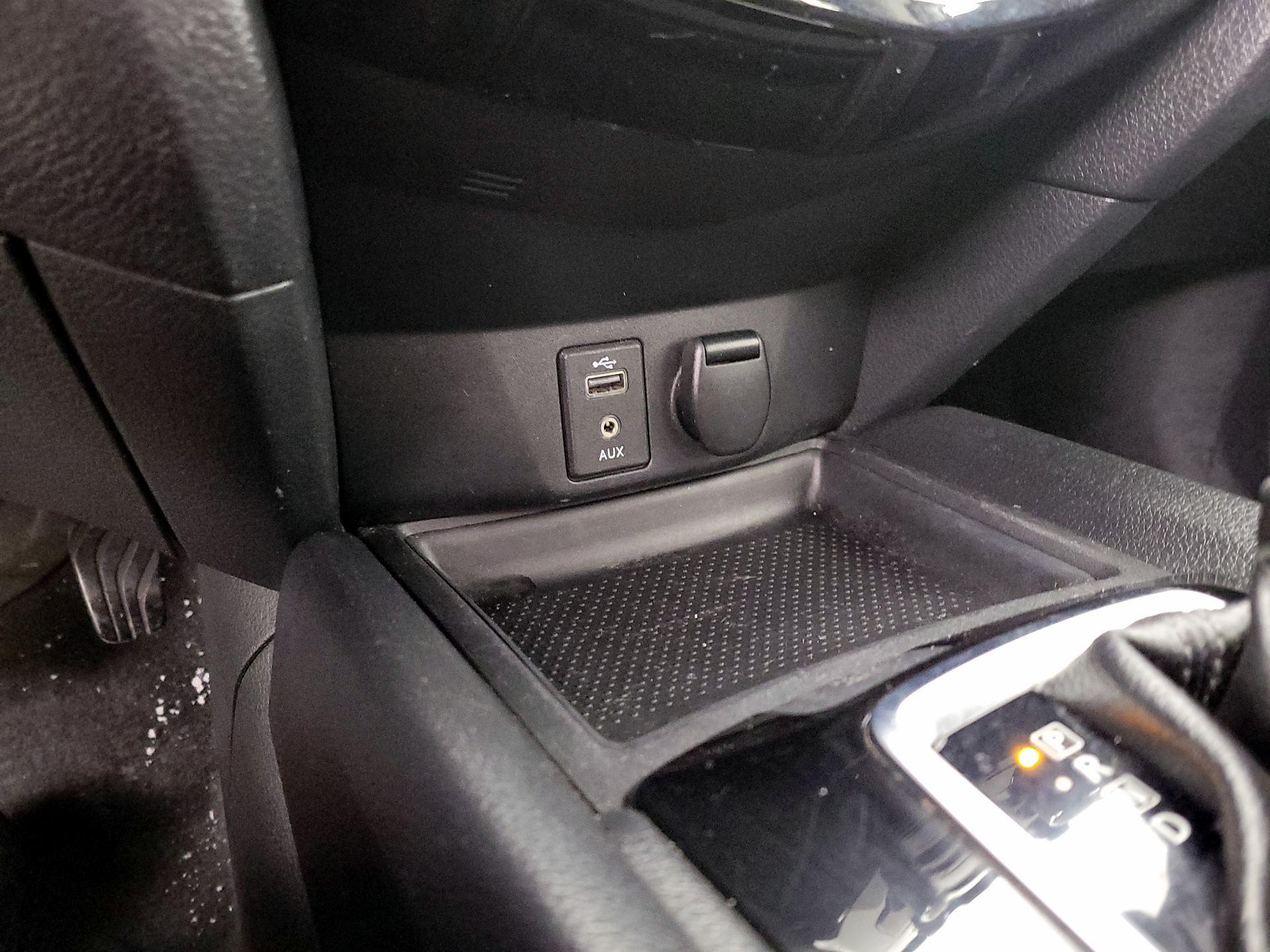 Thumbnail: 2017 Nissan Rogue - 18