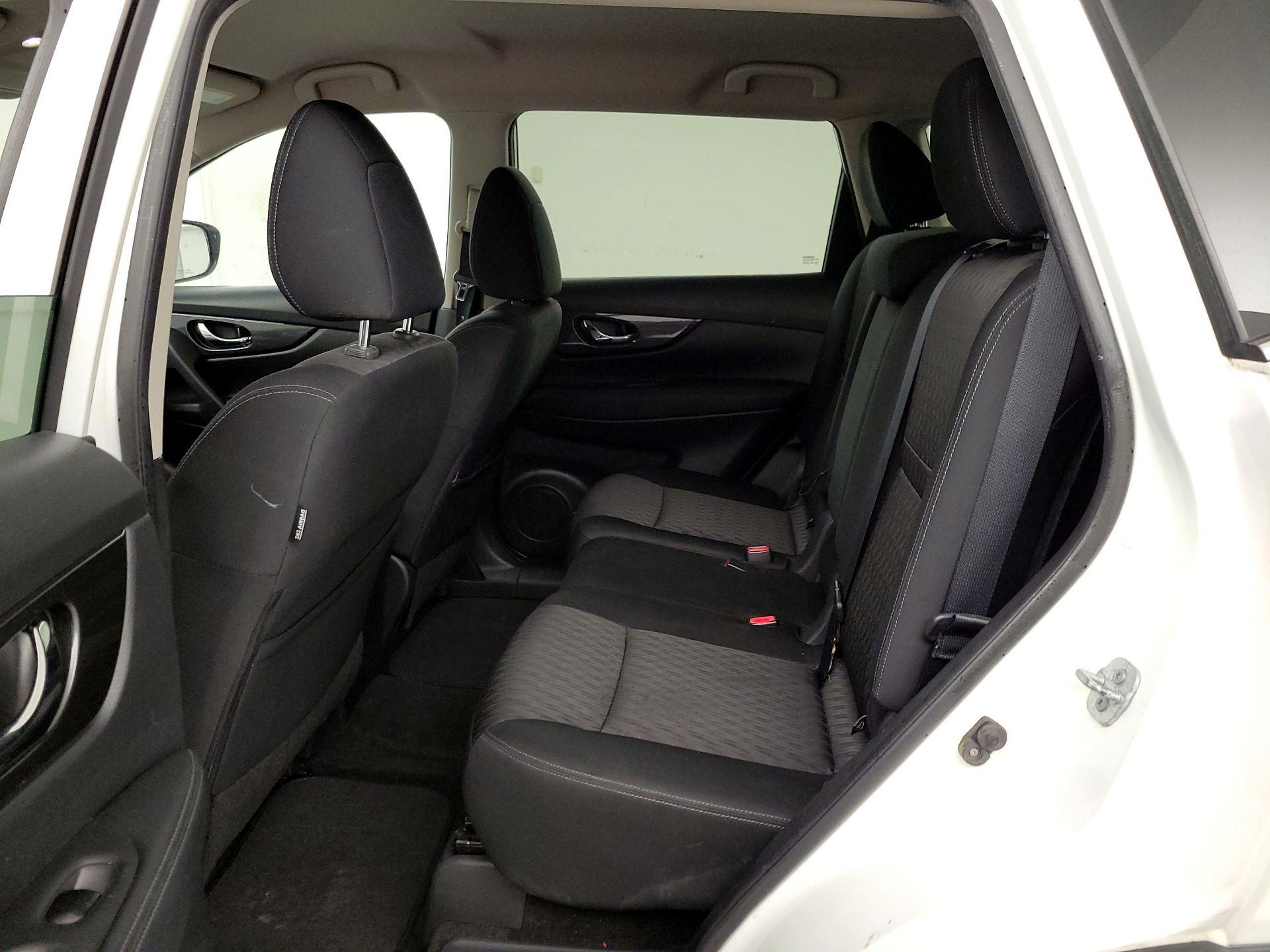 Thumbnail: 2017 Nissan Rogue - 19