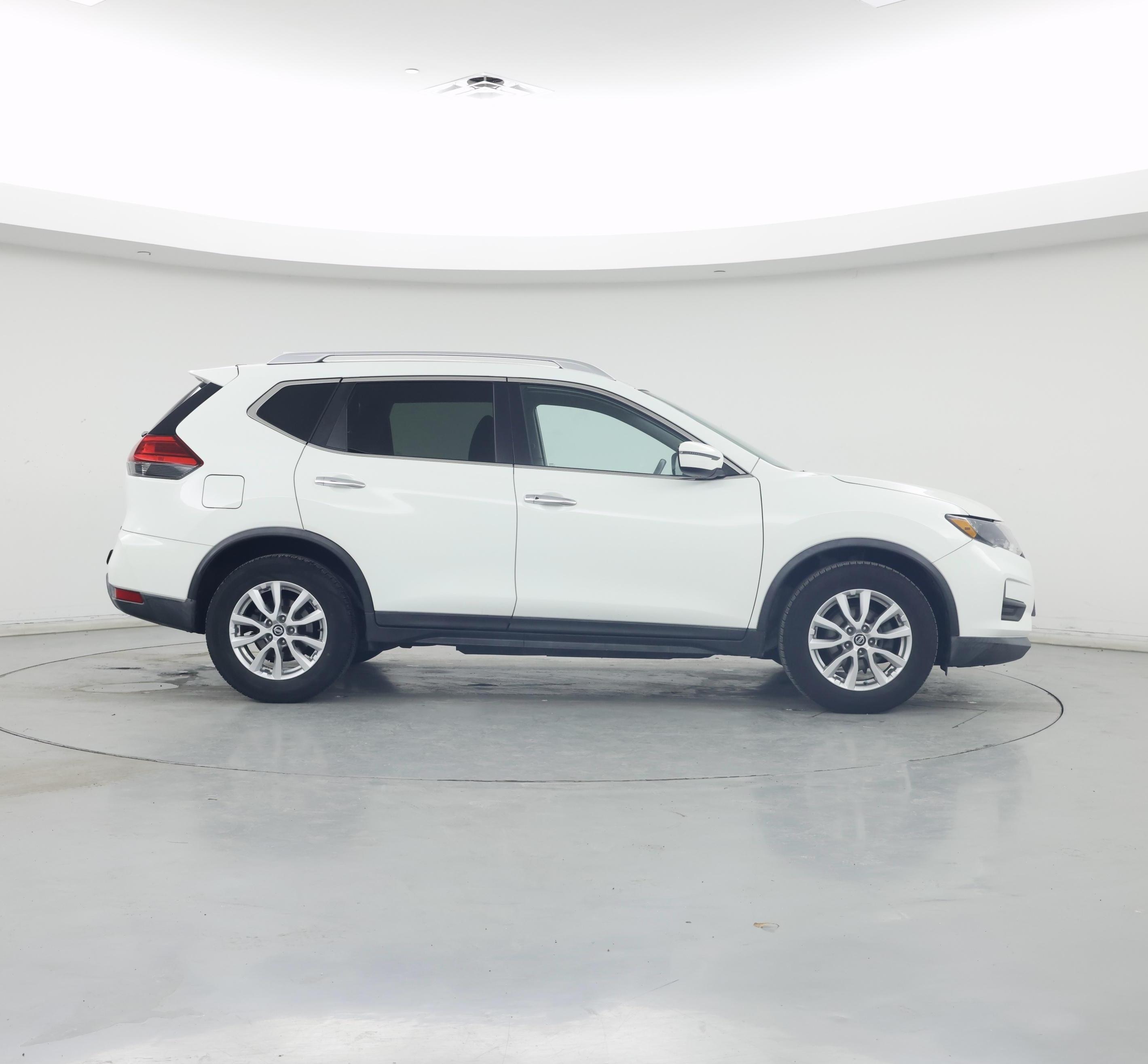 Thumbnail: 2017 Nissan Rogue - 7