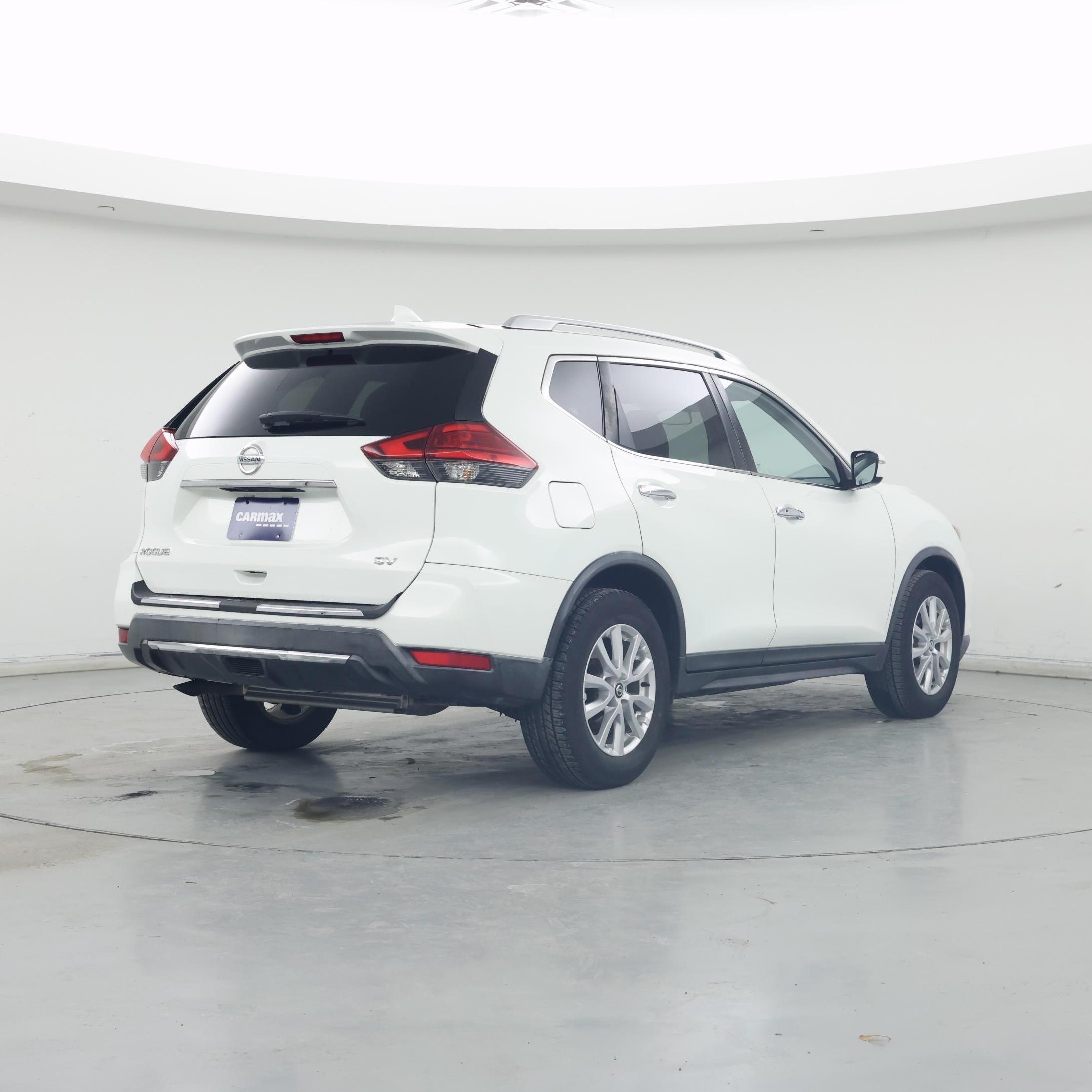 Thumbnail: 2017 Nissan Rogue - 8