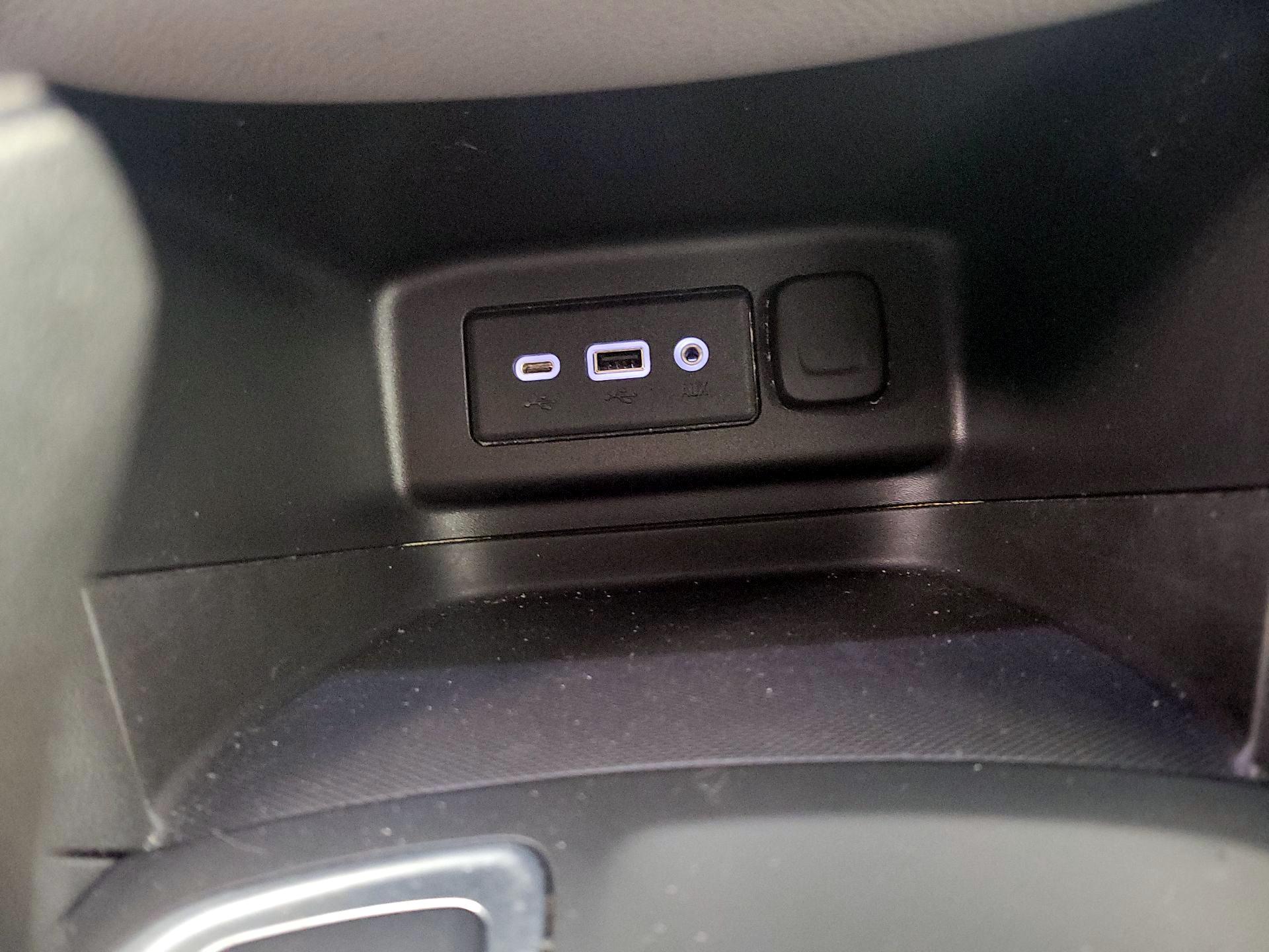 Thumbnail: 2021 Chevrolet Equinox - 18