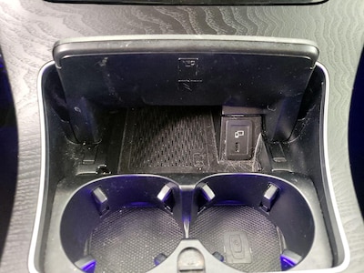 USB/AUX Ports