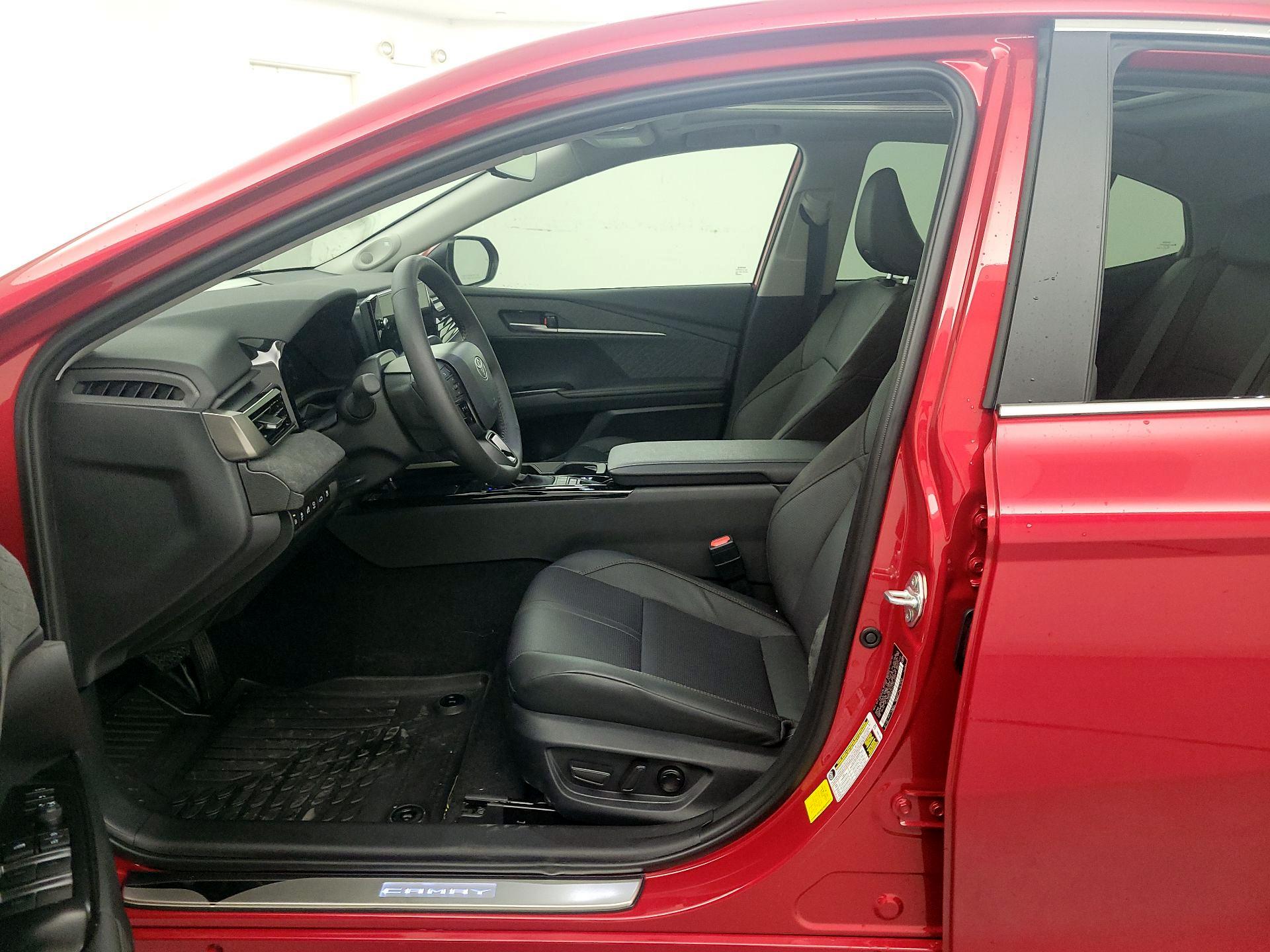 Thumbnail: 2025 Toyota Camry - 11