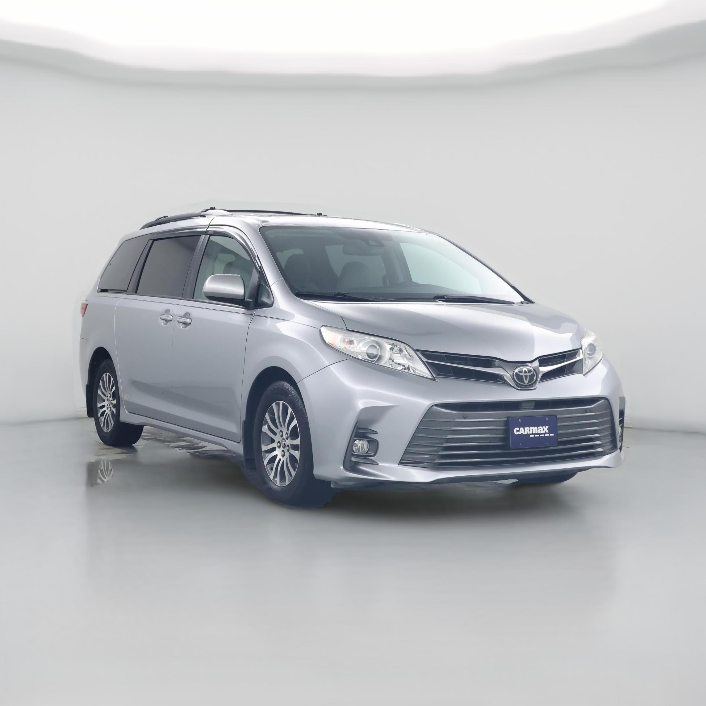 Thumbnail: 2018 Toyota Sienna - 1