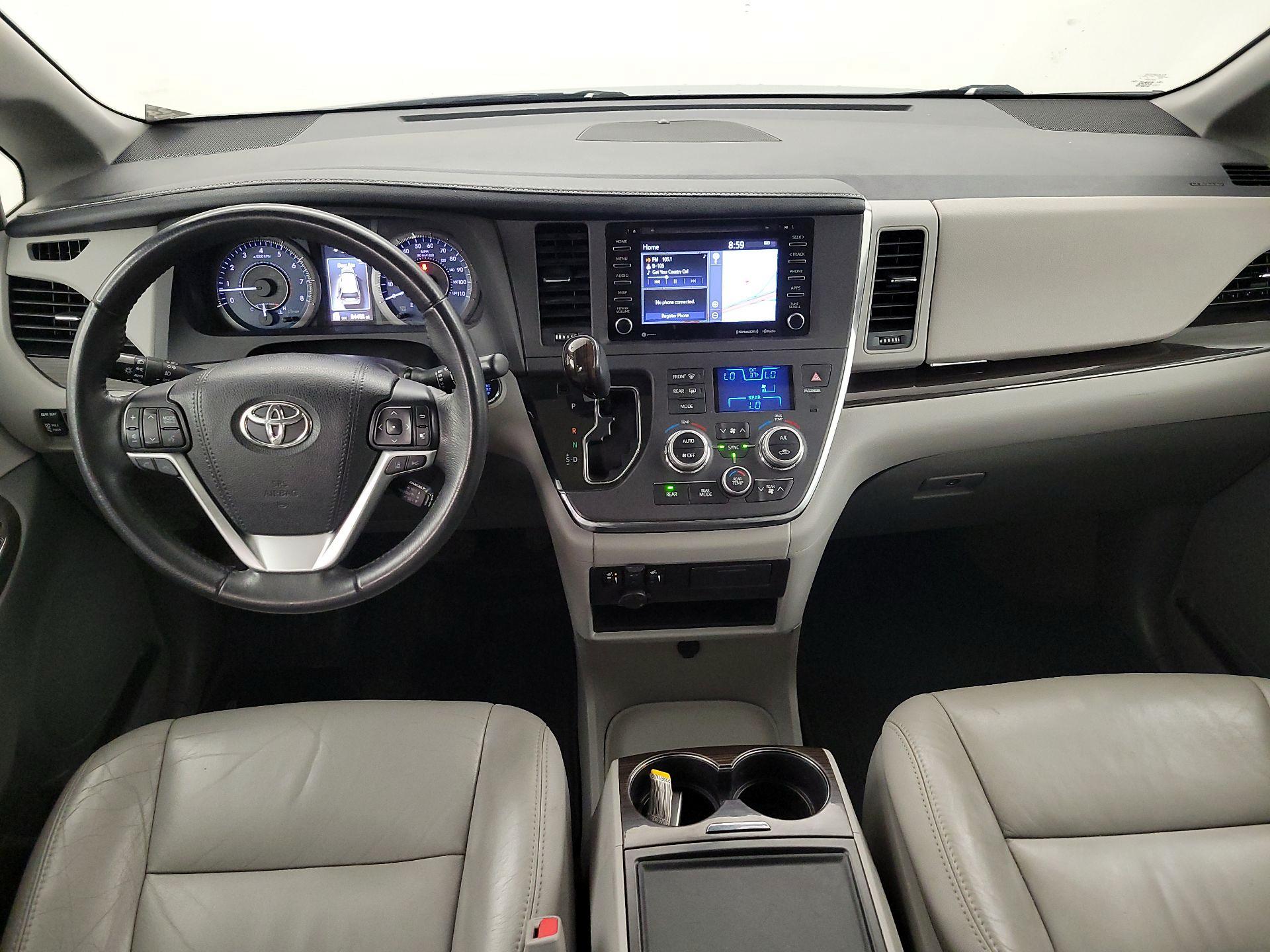 Thumbnail: 2018 Toyota Sienna - 9