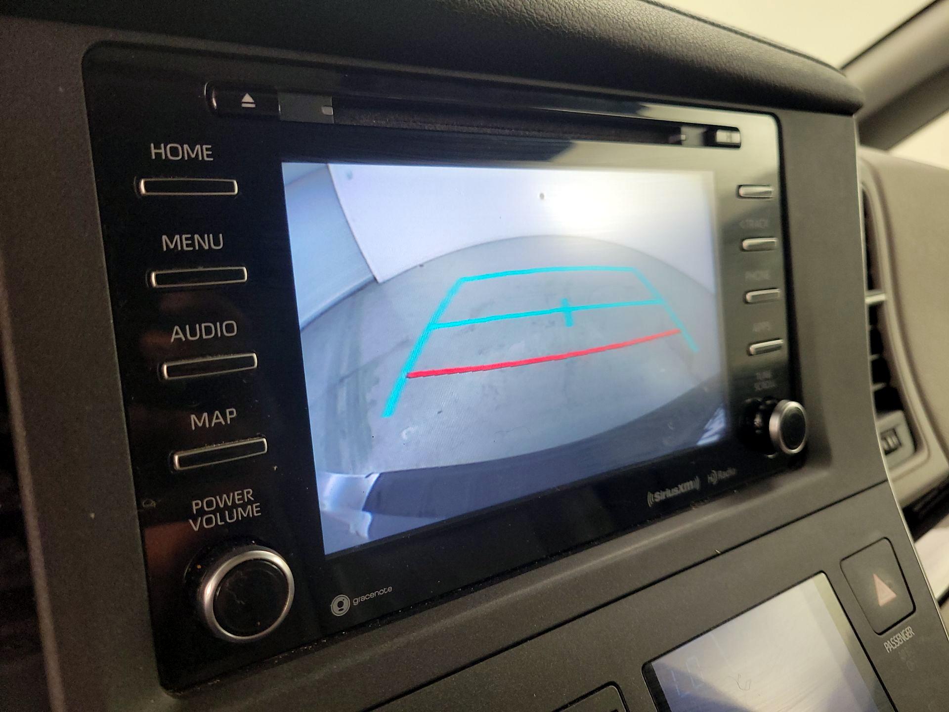 Thumbnail: 2018 Toyota Sienna - 15