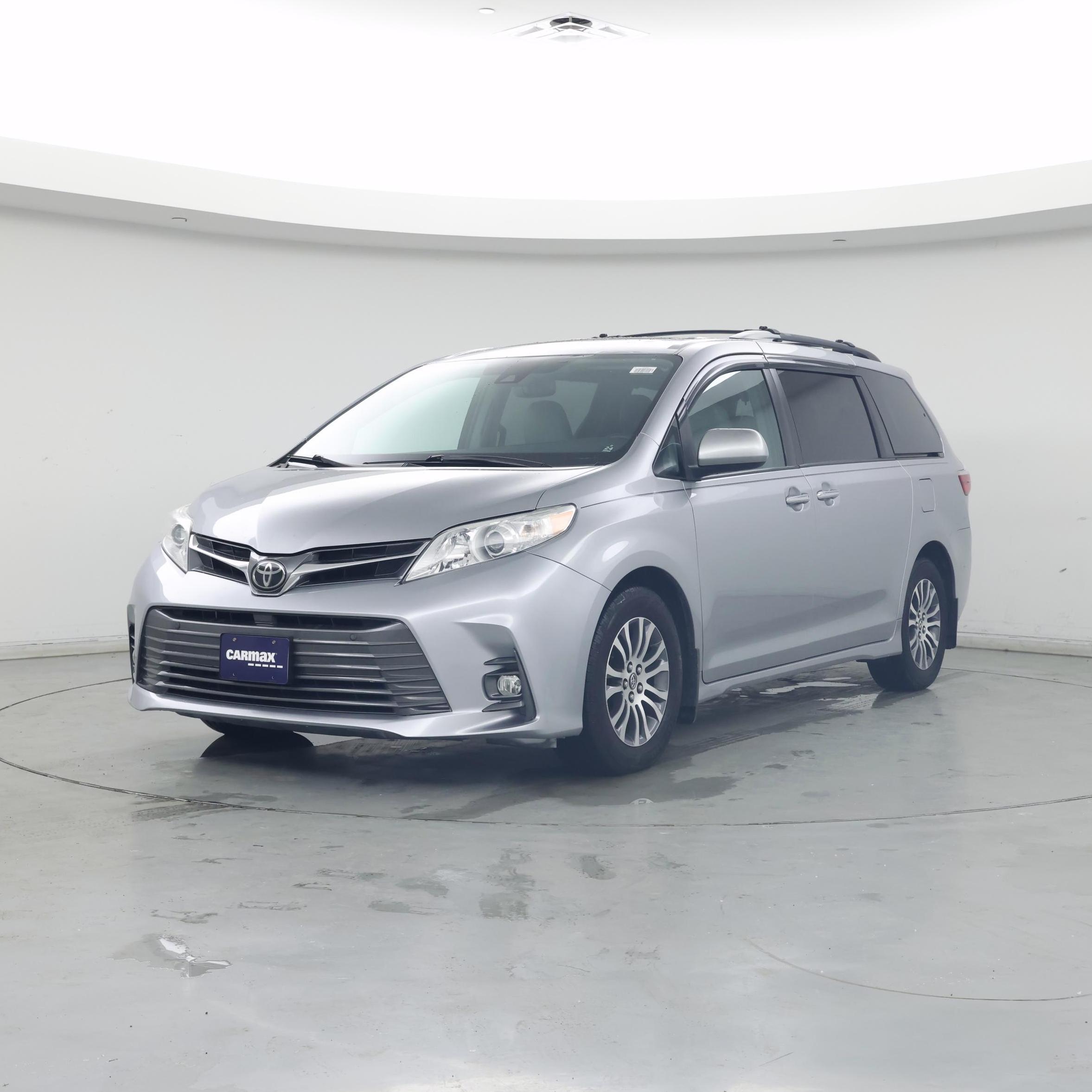 Thumbnail: 2018 Toyota Sienna - 4
