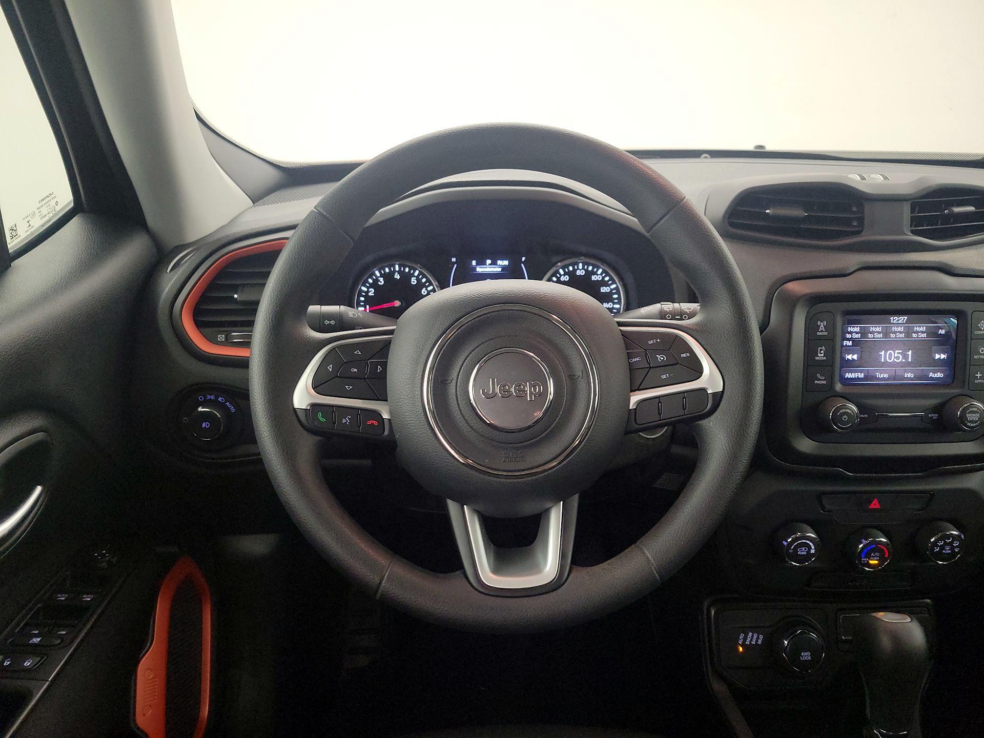 Thumbnail: 2020 Jeep Renegade - 10