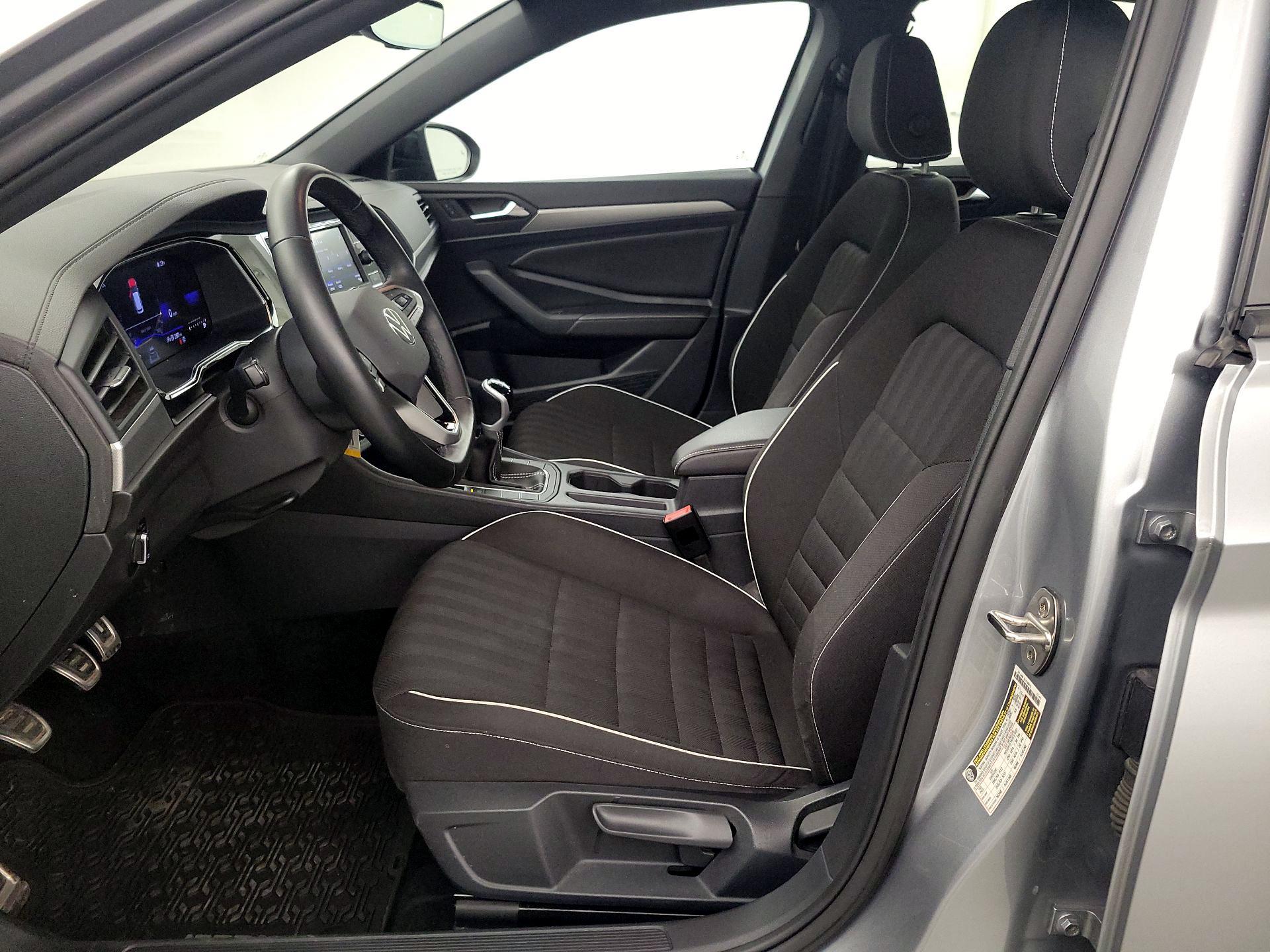 Thumbnail: 2023 Volkswagen Jetta - 11