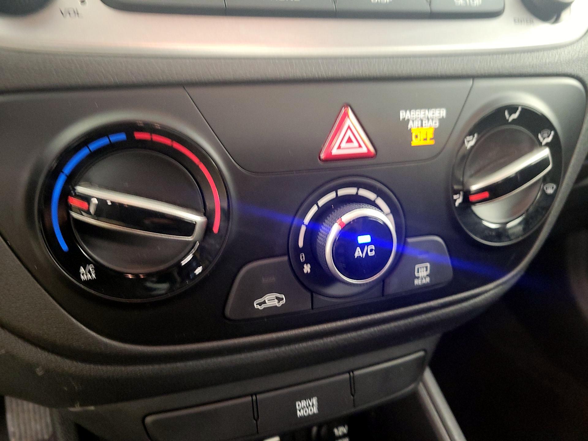 Thumbnail: 2018 Hyundai Accent - 16