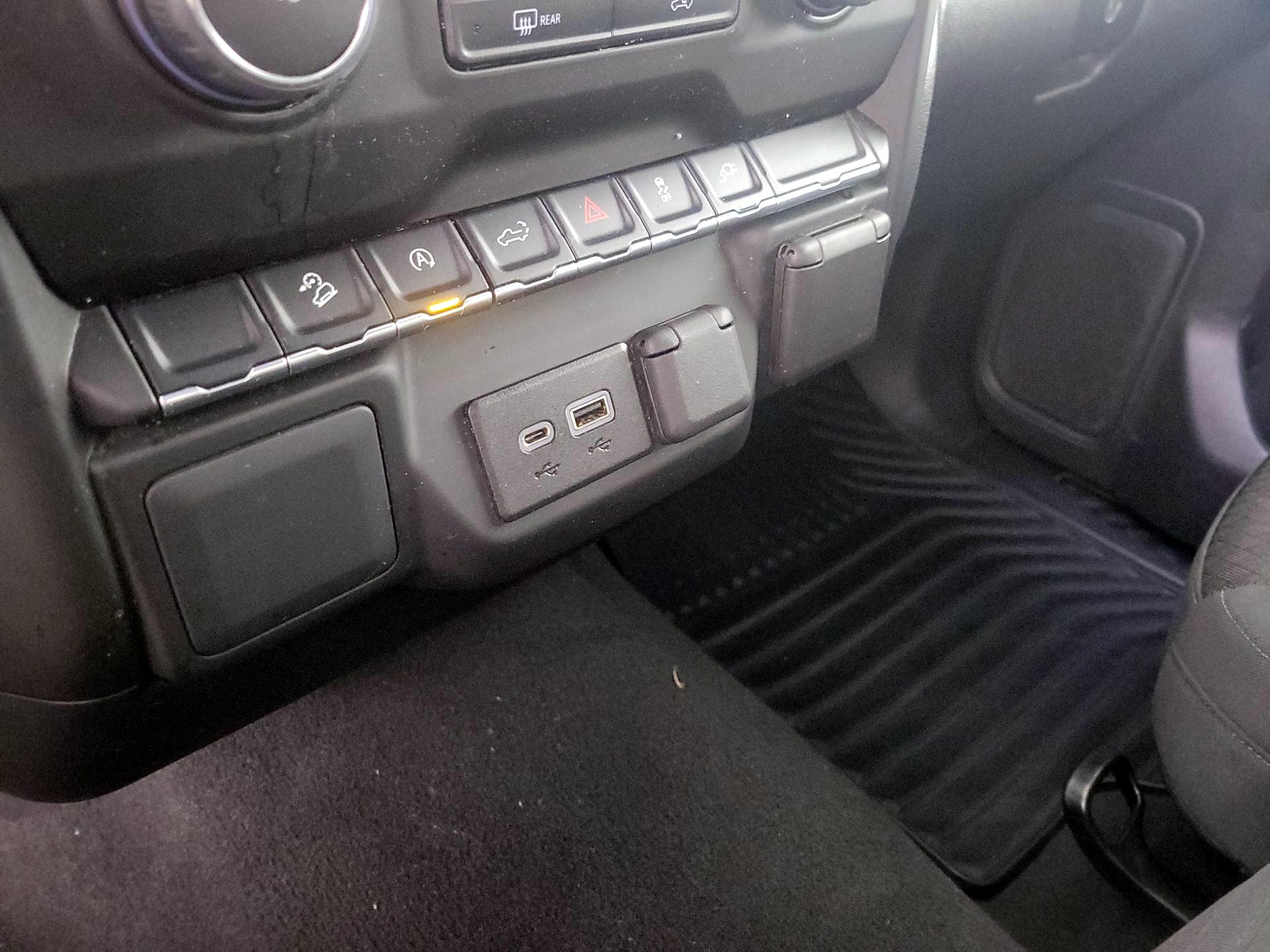 Thumbnail: 2022 Chevrolet Silverado 1500 - 18