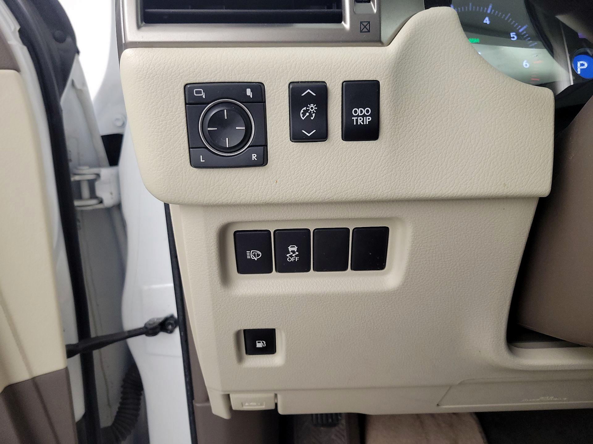 Thumbnail: 2014 Lexus GX - 13