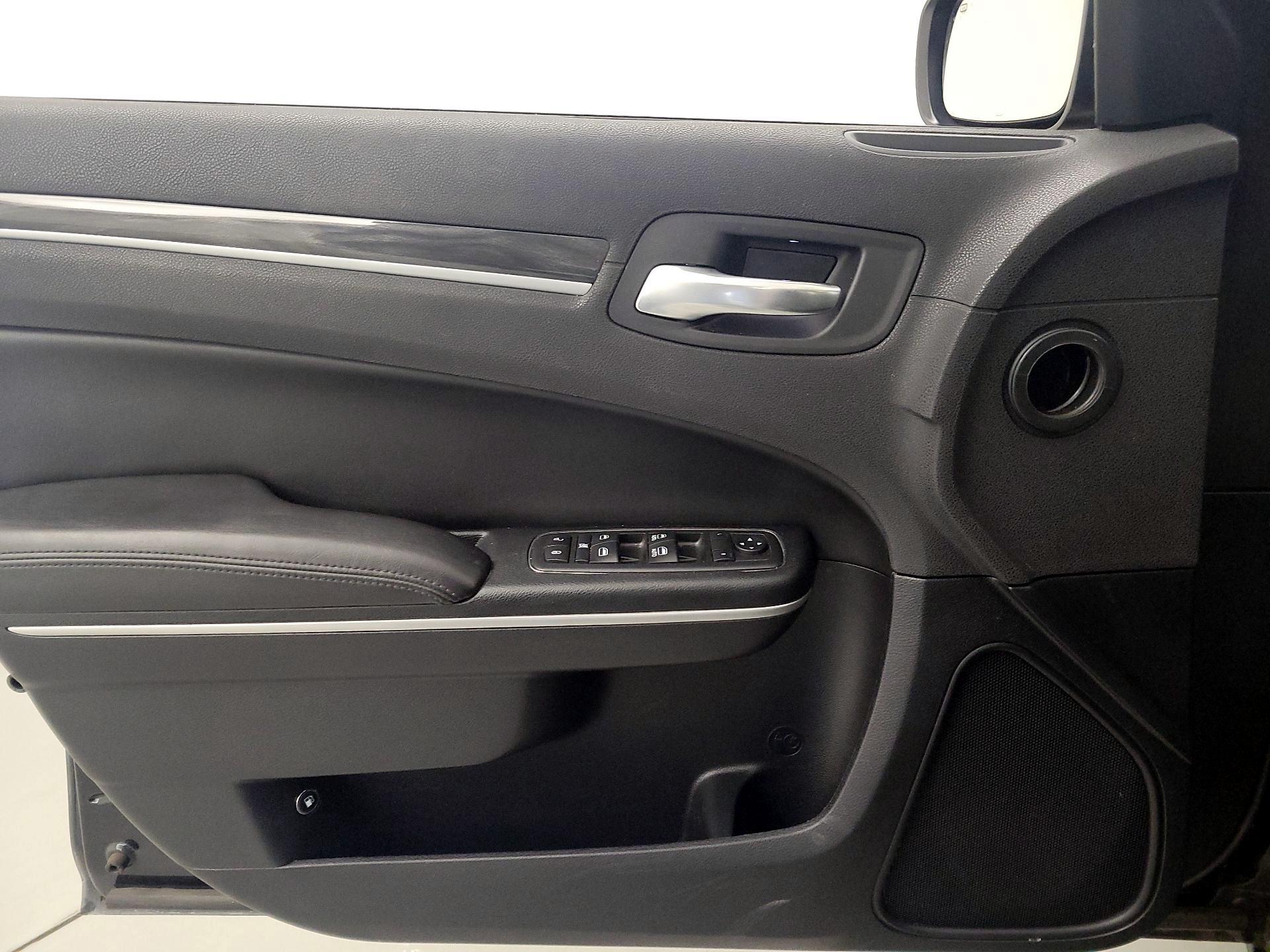 Thumbnail: 2018 Chrysler 300 - 12