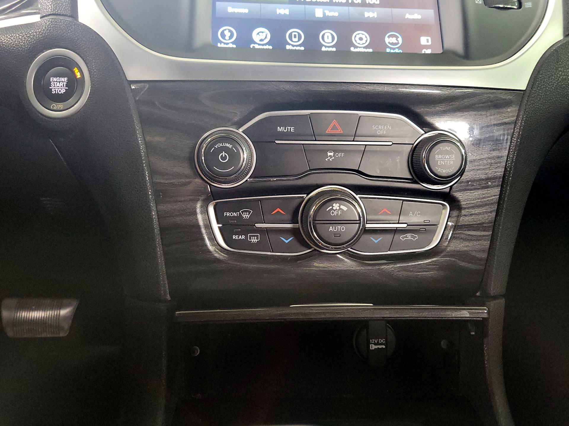 Thumbnail: 2018 Chrysler 300 - 16