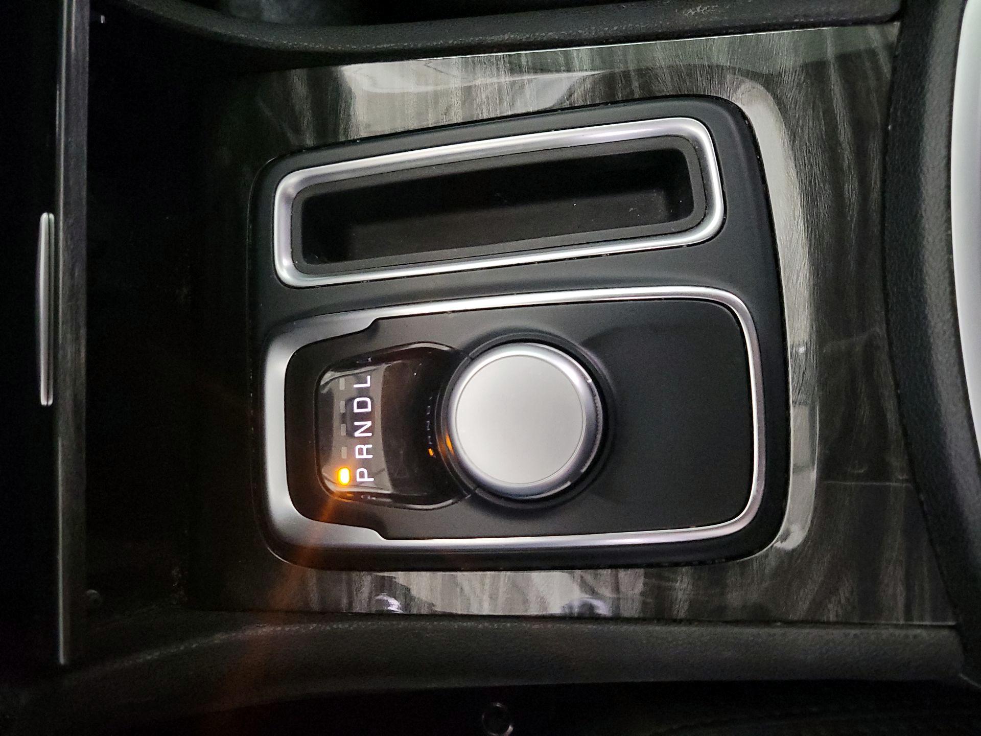 Thumbnail: 2018 Chrysler 300 - 17