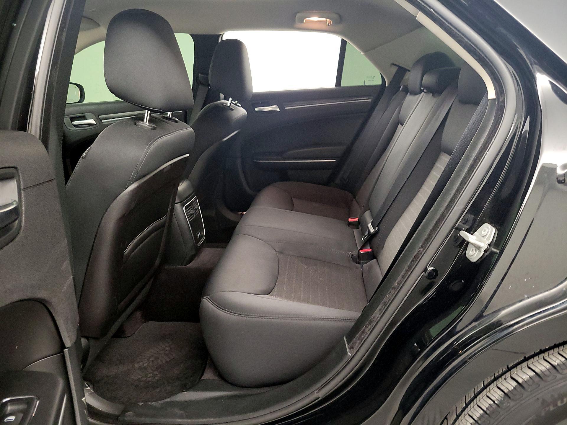 Thumbnail: 2018 Chrysler 300 - 18