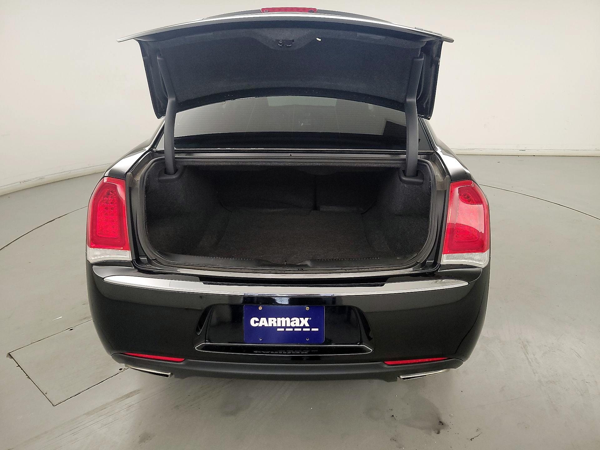 Thumbnail: 2018 Chrysler 300 - 19