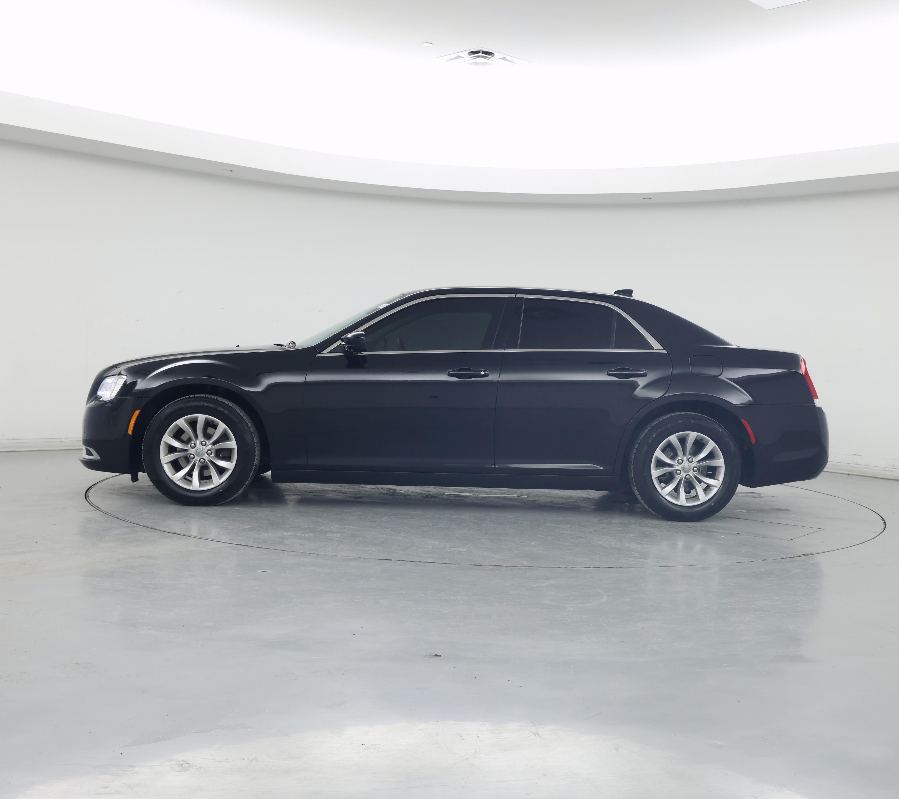 Thumbnail: 2018 Chrysler 300 - 3