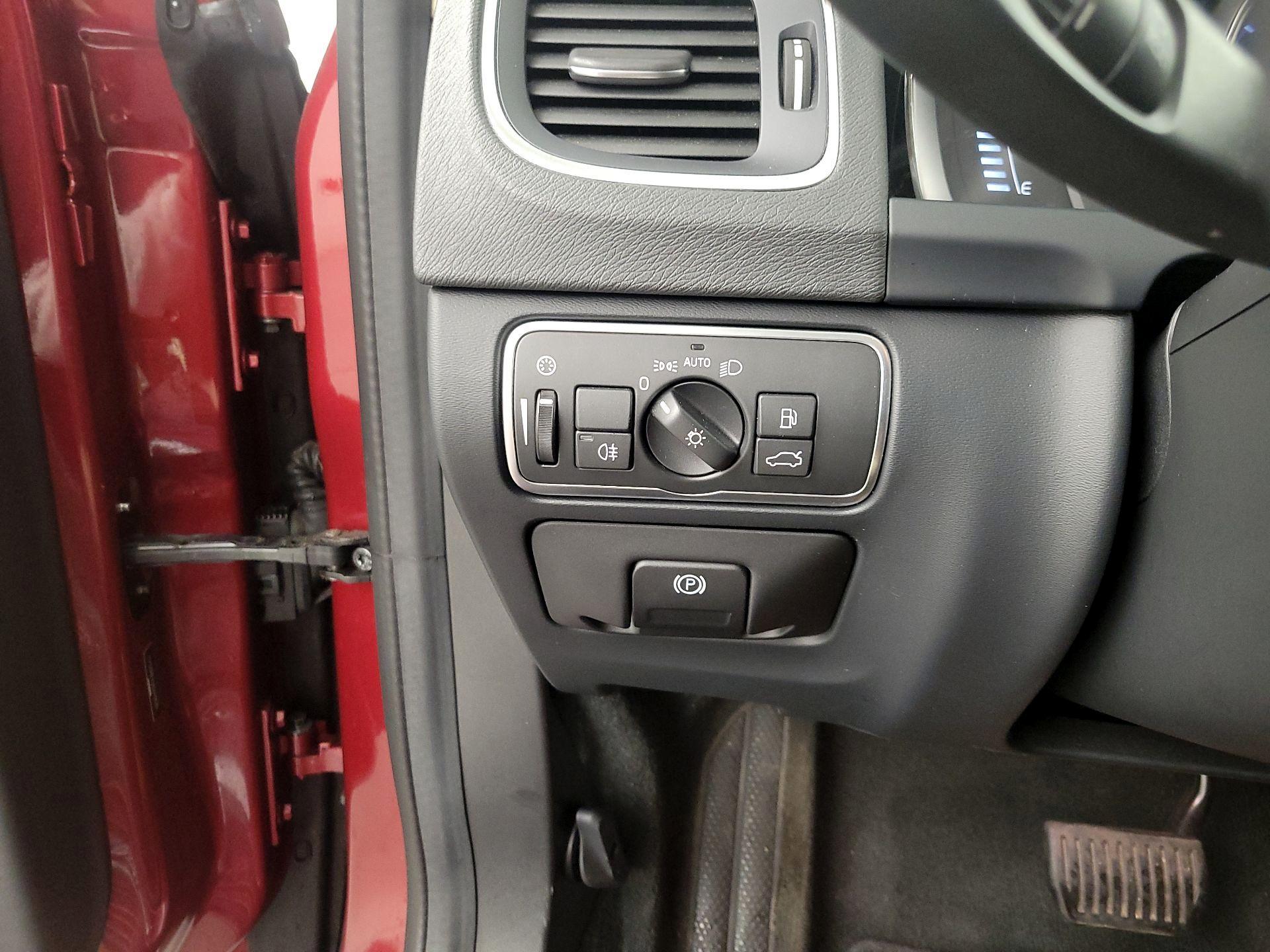 Thumbnail: 2016 Volvo S60 - 13