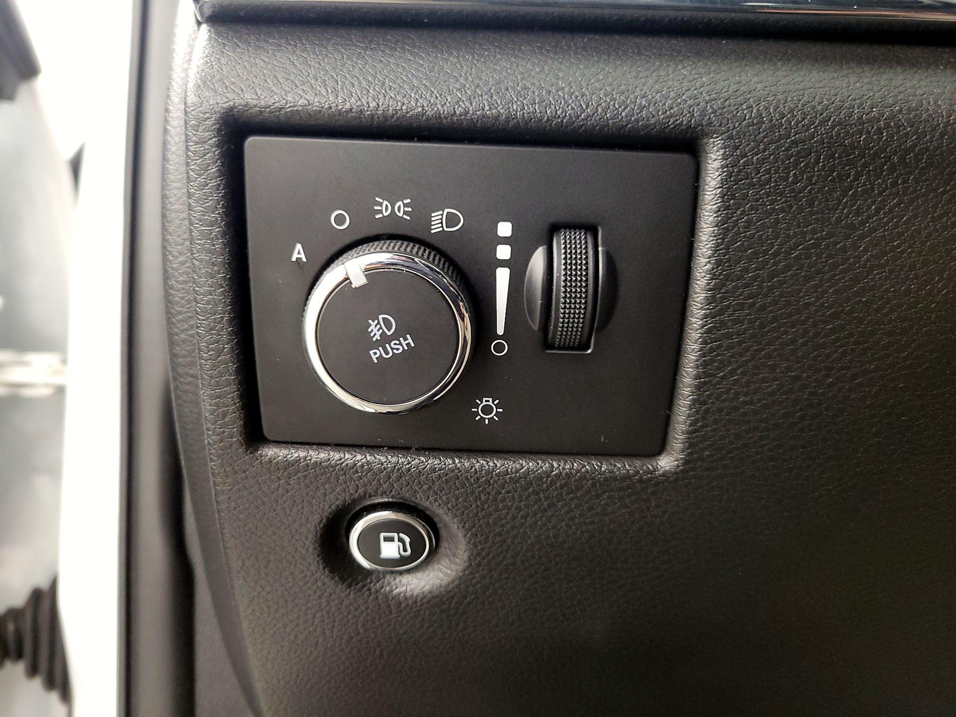 Thumbnail: 2020 Jeep Grand Cherokee - 13