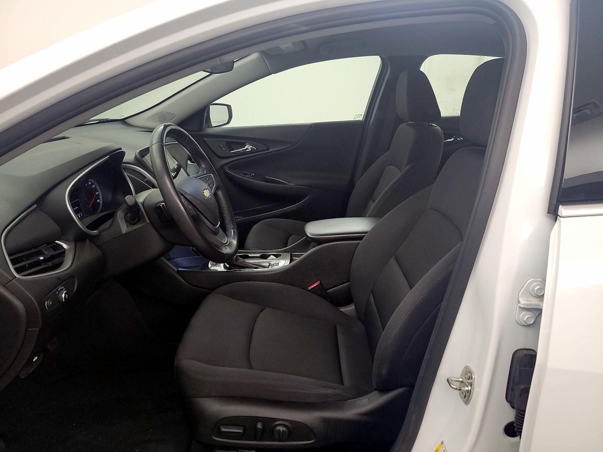 Thumbnail: 2022 Chevrolet Malibu - 11