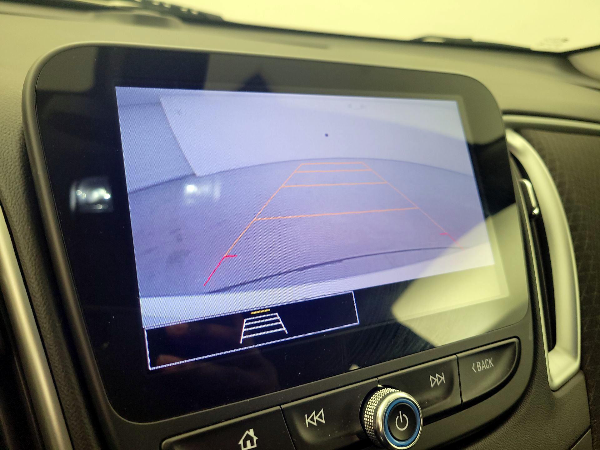 Thumbnail: 2022 Chevrolet Malibu - 14