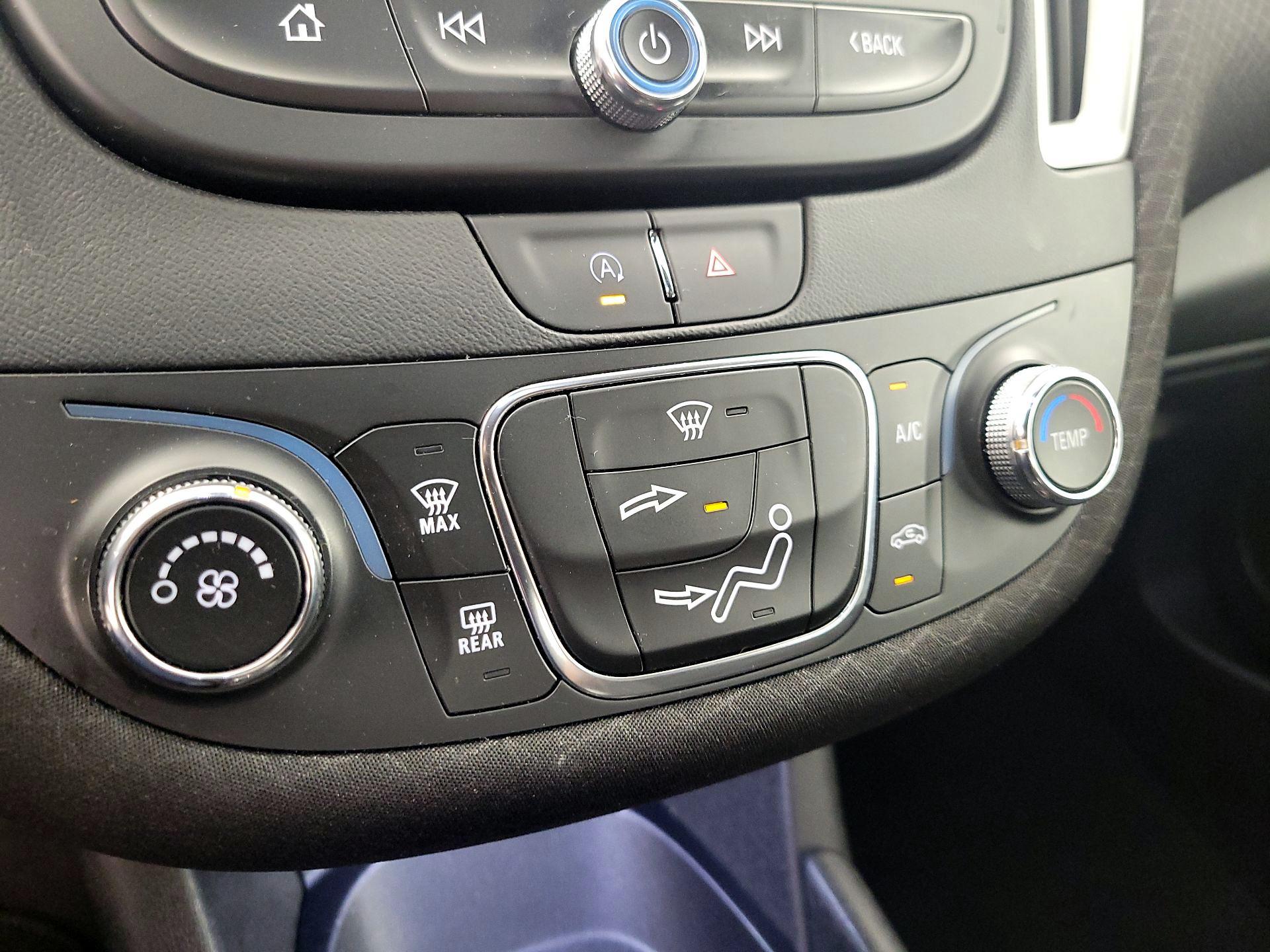 Thumbnail: 2022 Chevrolet Malibu - 16