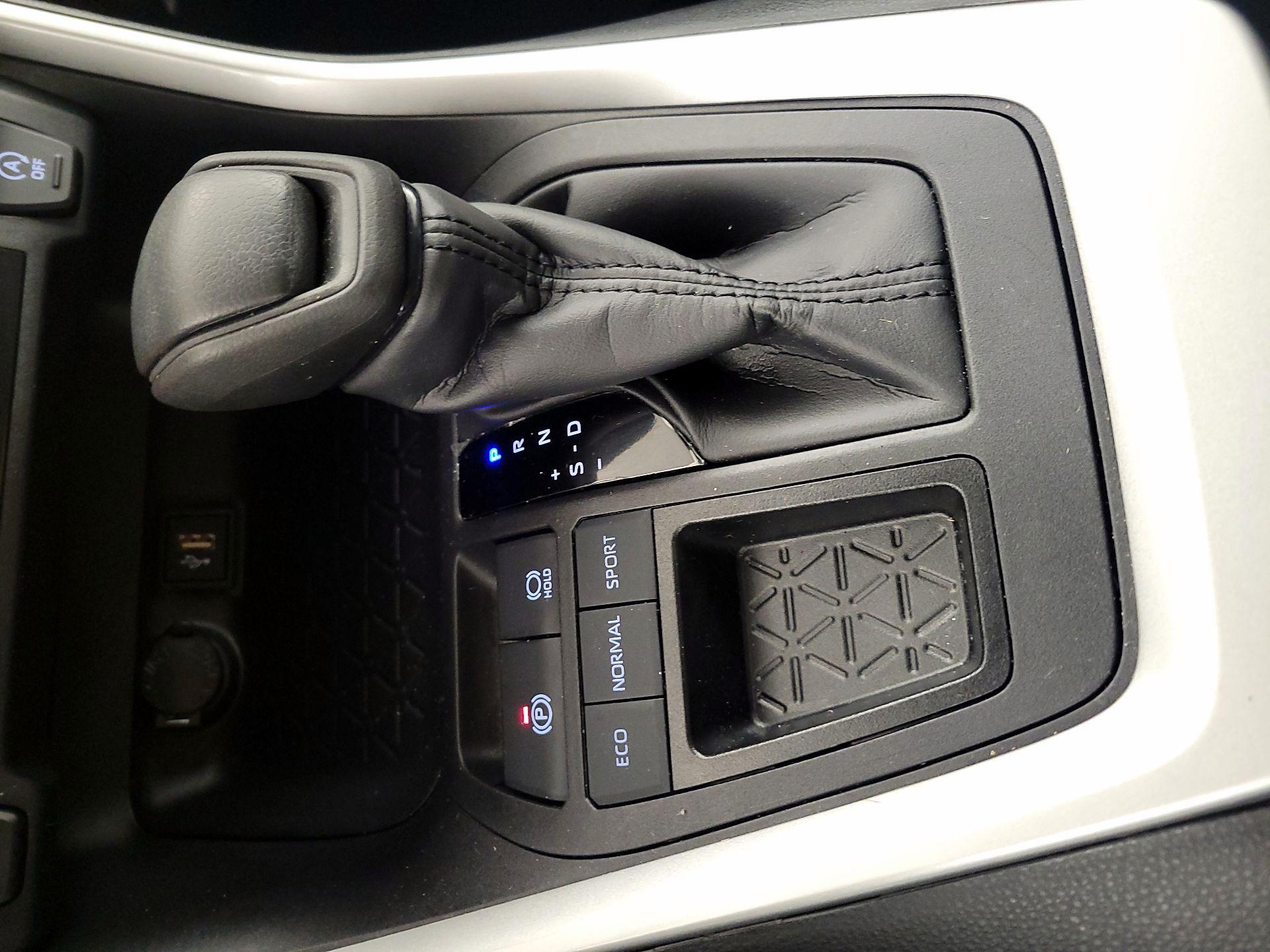 Thumbnail: 2024 Toyota RAV4 - 17