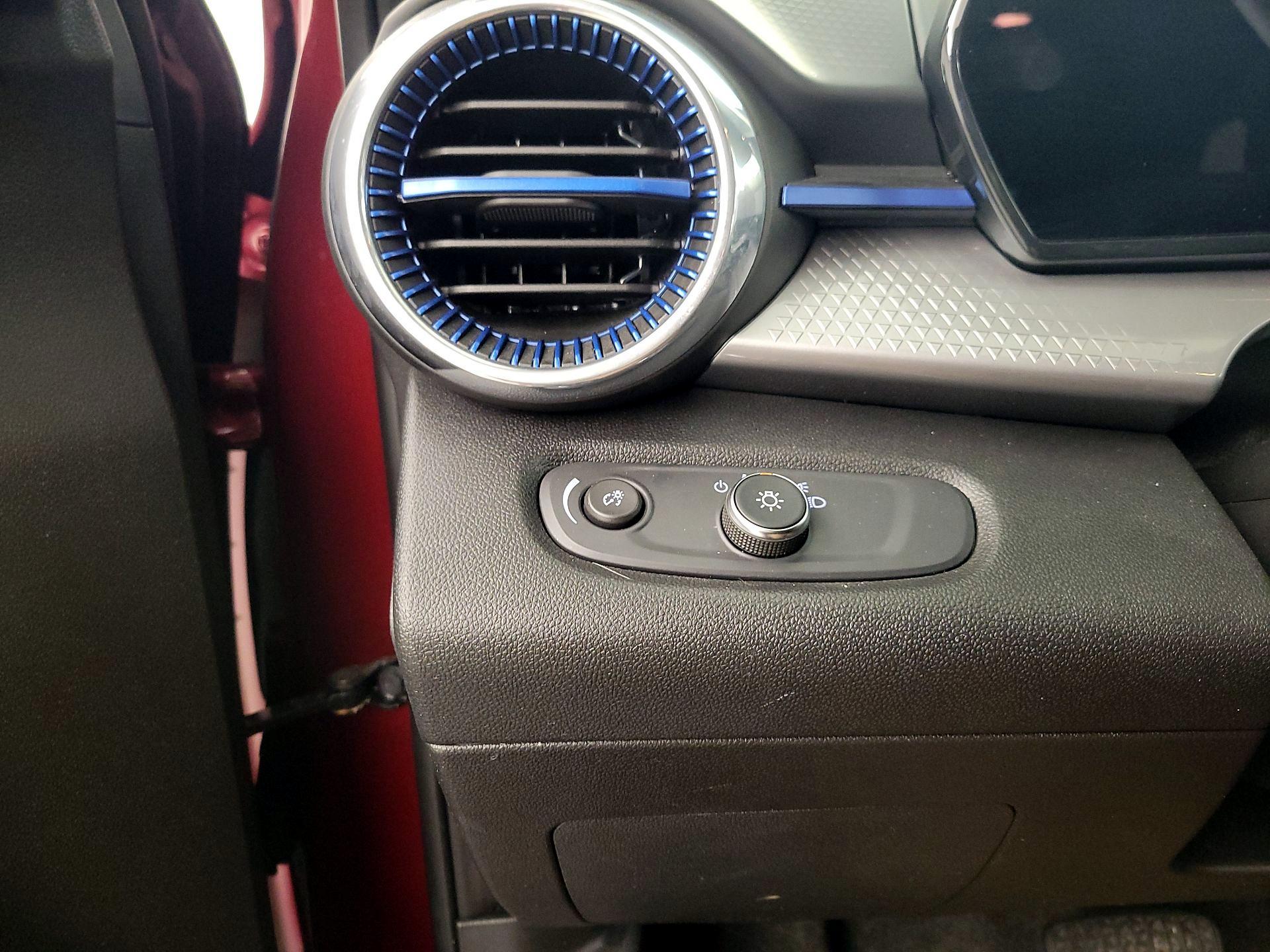 Thumbnail: 2025 Chevrolet Trax - 13