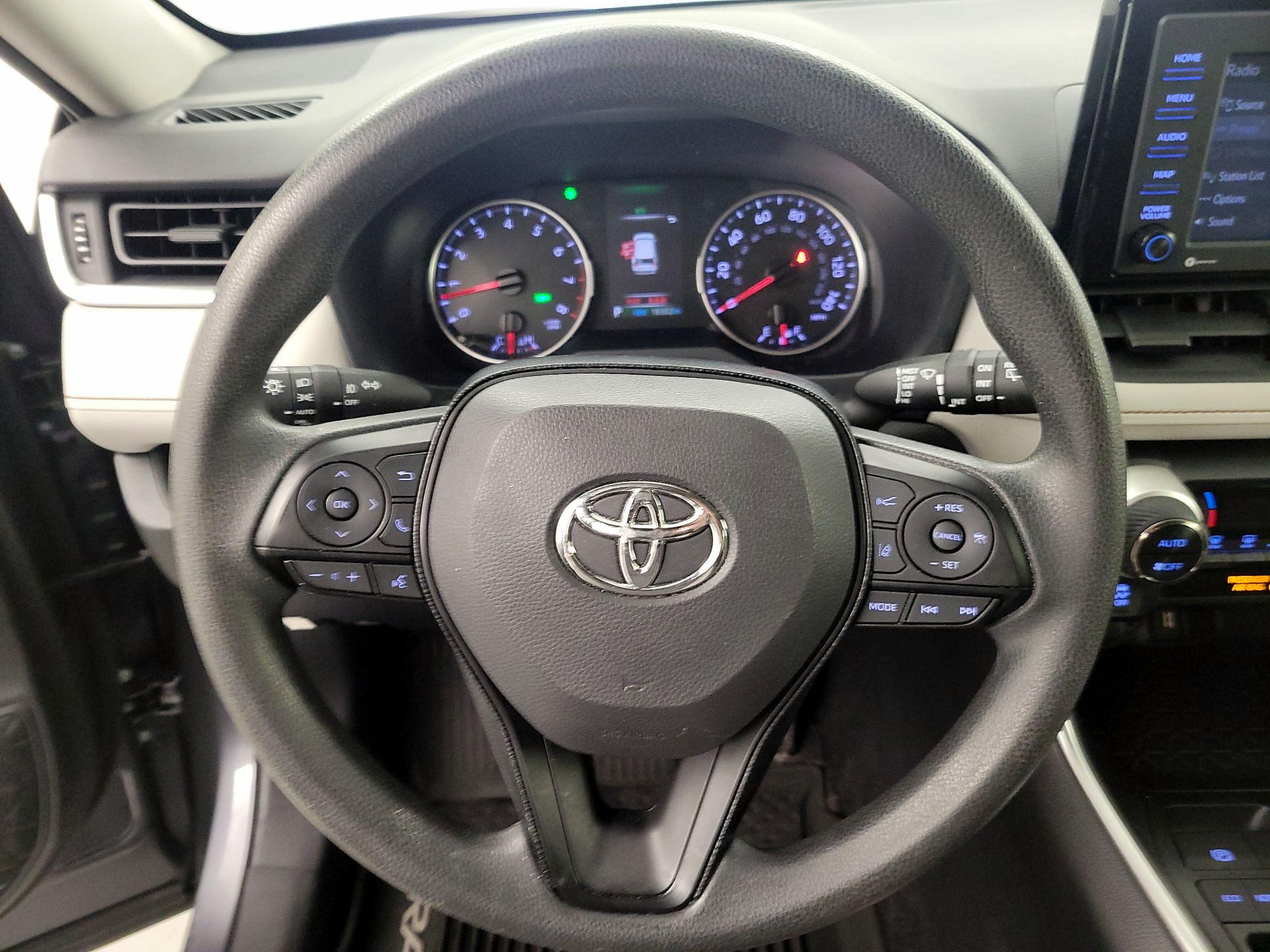 Thumbnail: 2020 Toyota RAV4 - 10