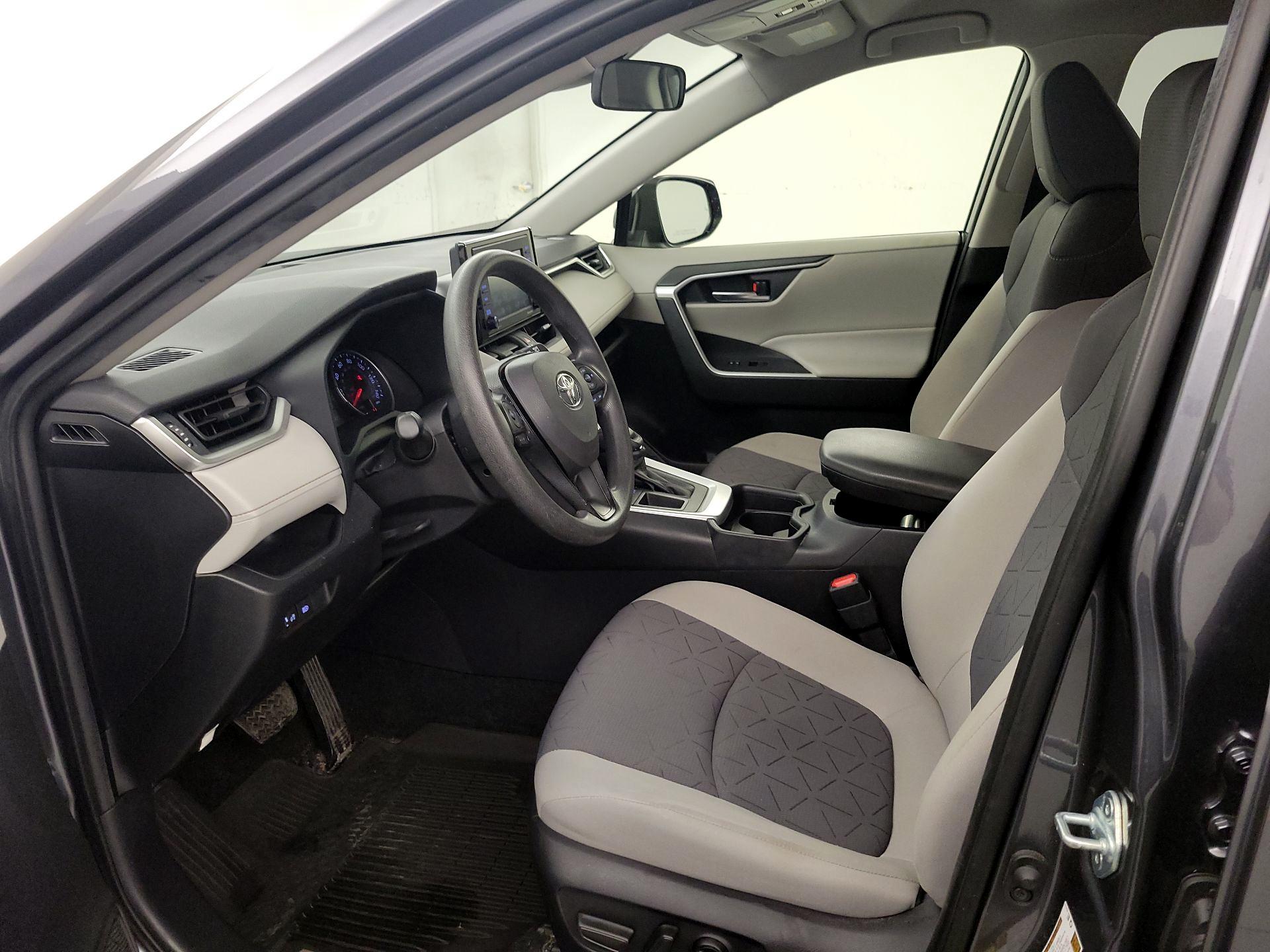 Thumbnail: 2020 Toyota RAV4 - 11