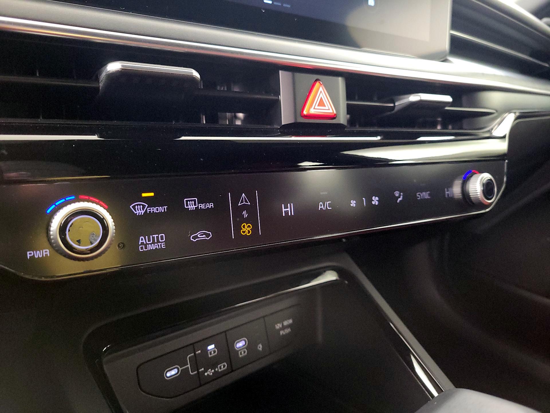 Thumbnail: 2025 Kia K5 - 17