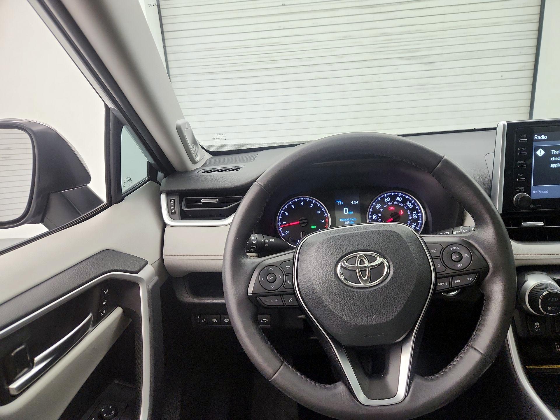 Thumbnail: 2021 Toyota RAV4 - 10