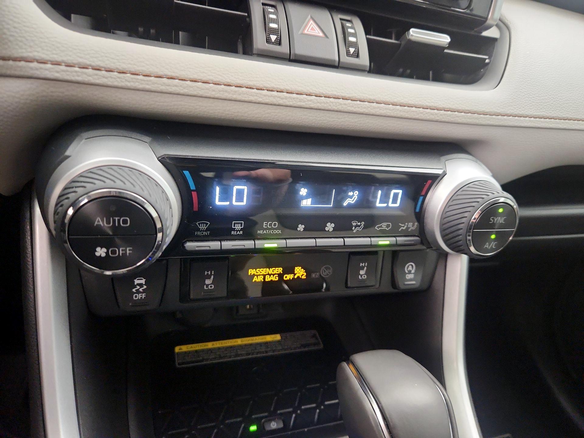 Thumbnail: 2021 Toyota RAV4 - 15