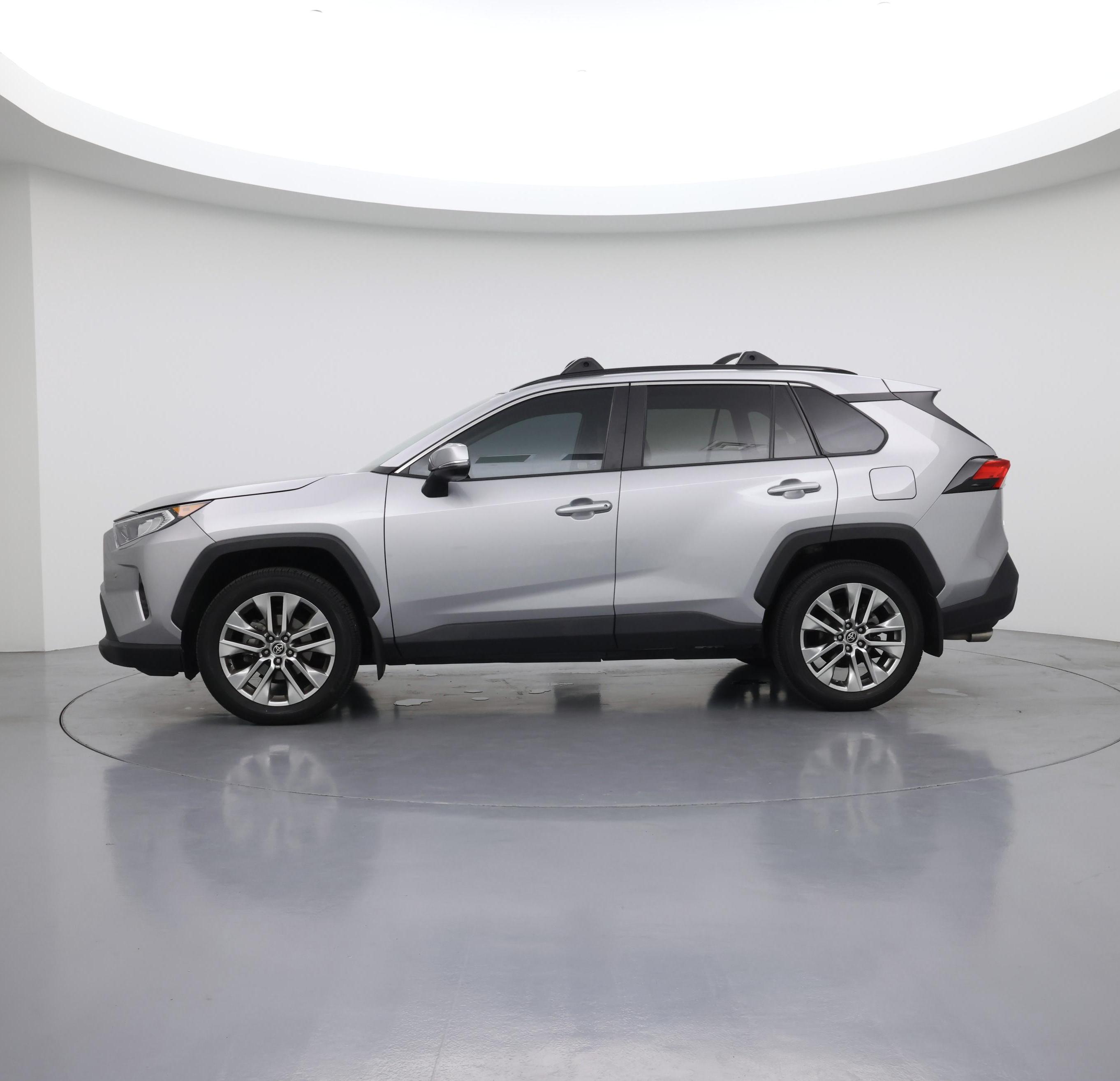 Thumbnail: 2021 Toyota RAV4 - 3