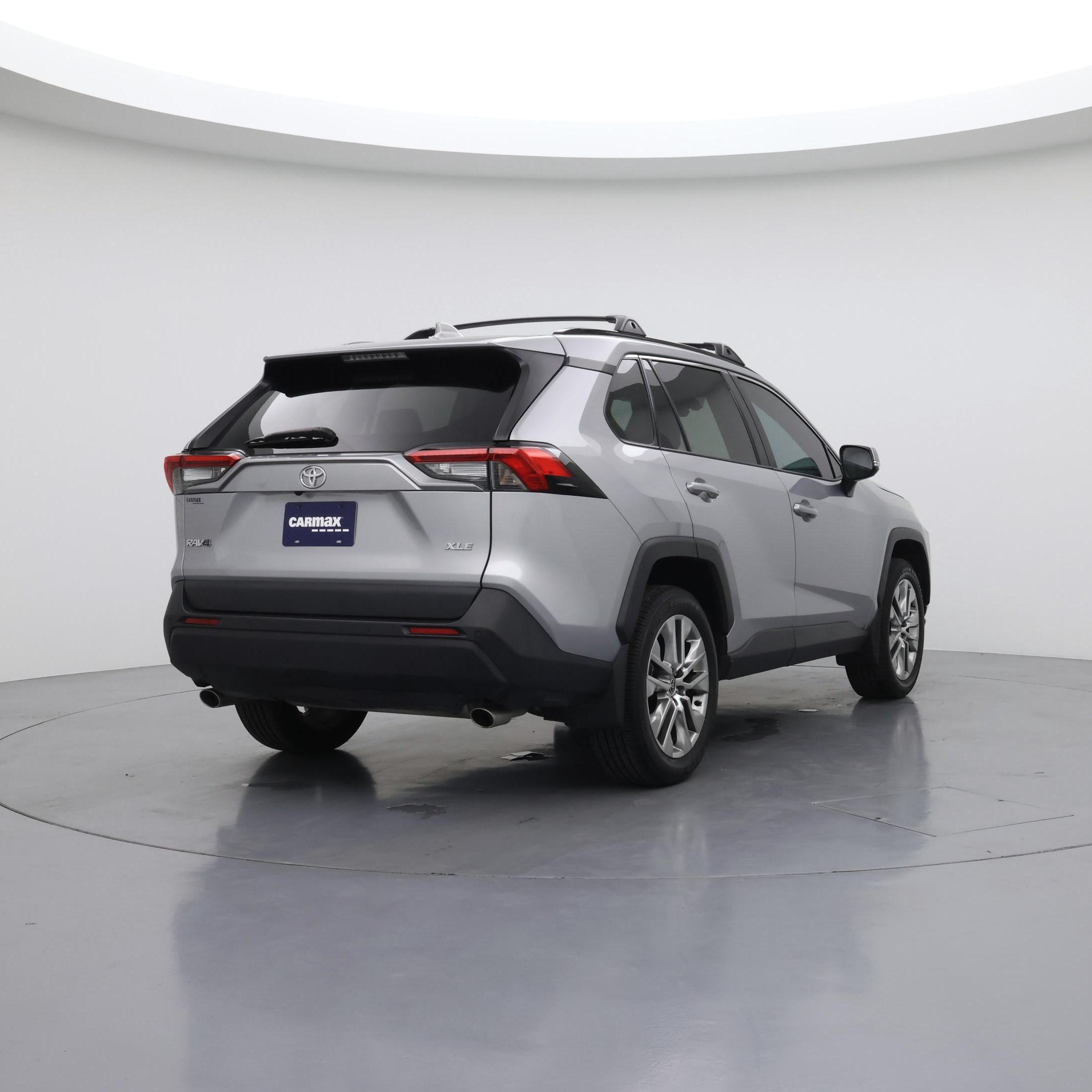 Thumbnail: 2021 Toyota RAV4 - 8