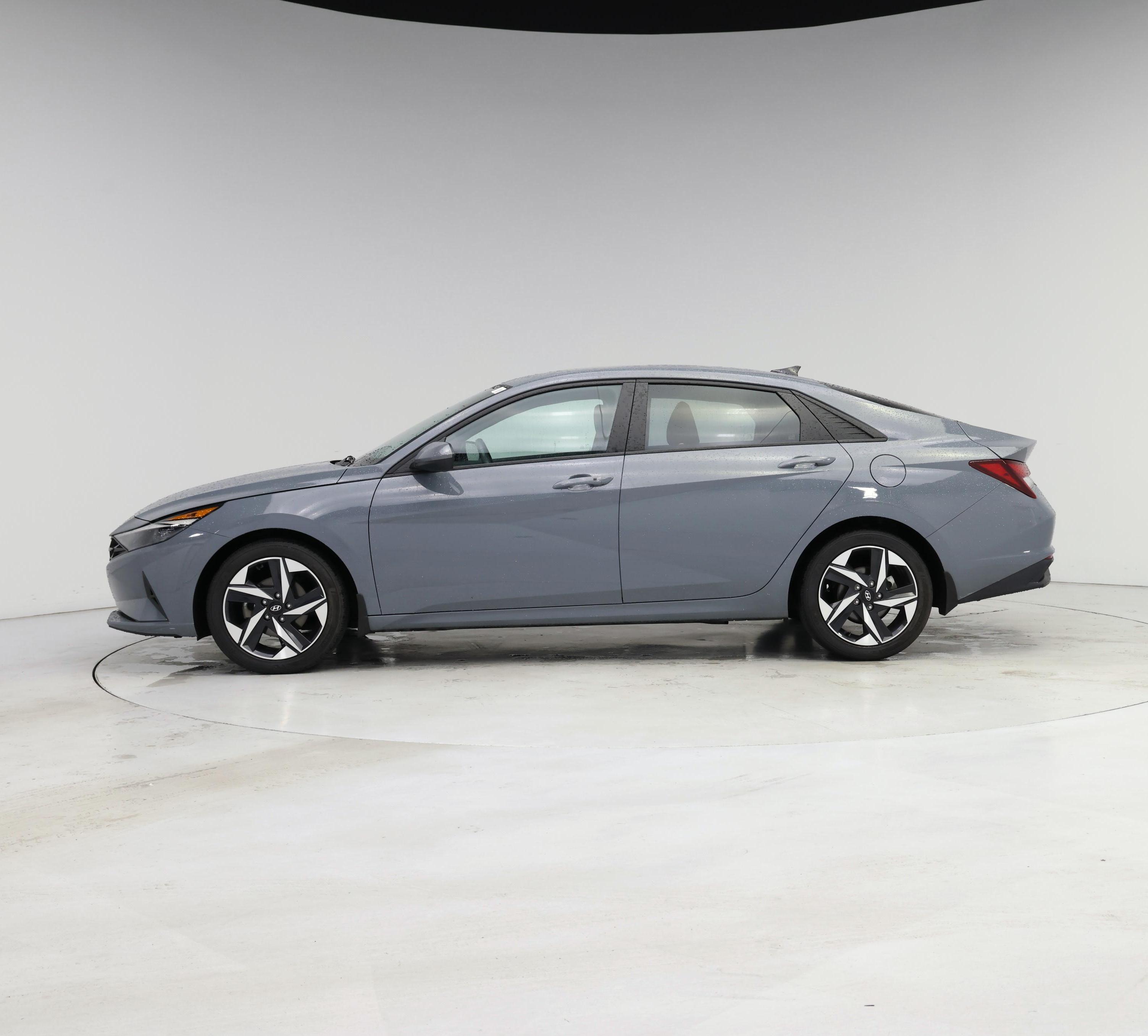 Thumbnail: 2023 Hyundai Elantra - 3