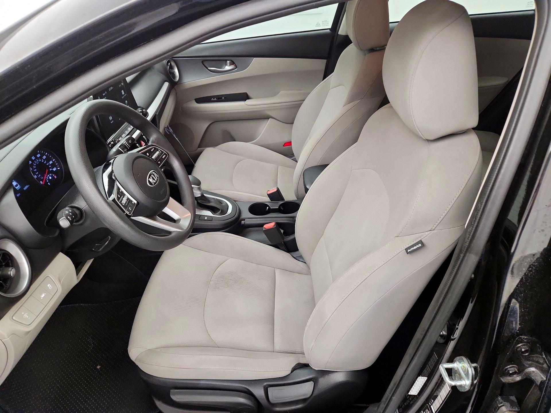 Thumbnail: 2021 Kia Forte - 11