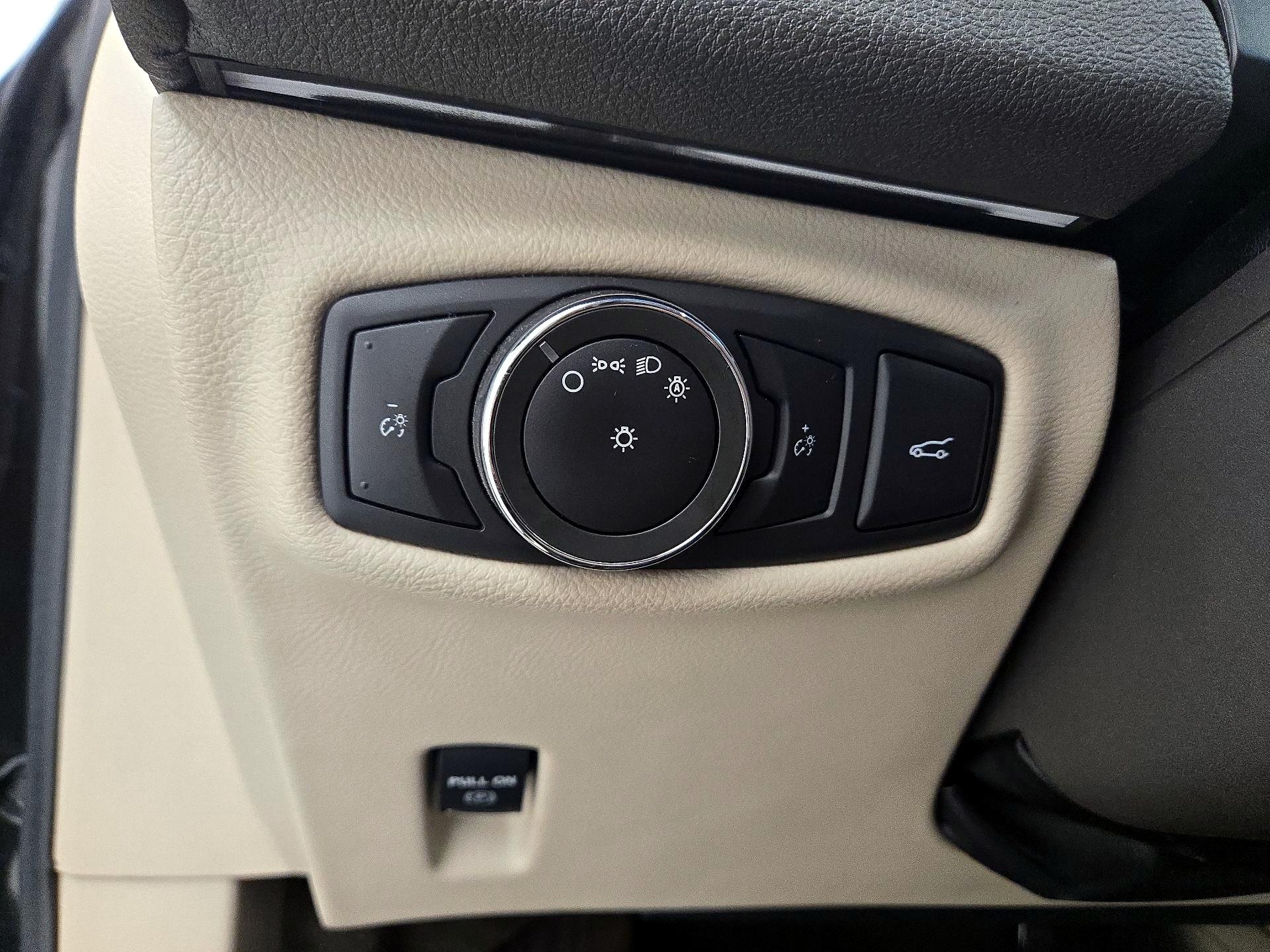 Thumbnail: 2016 Lincoln MKZ - 13