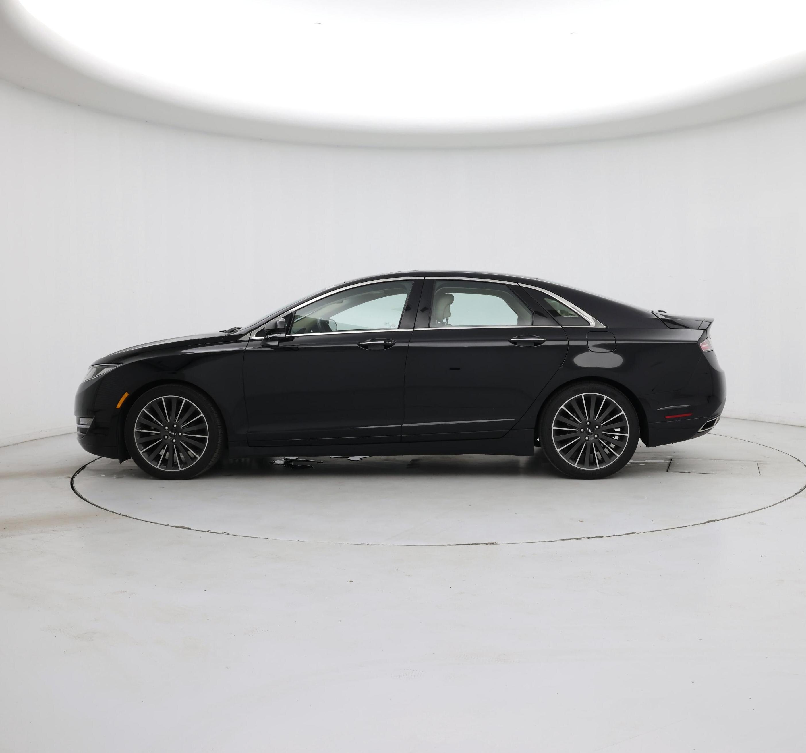 Thumbnail: 2016 Lincoln MKZ - 3