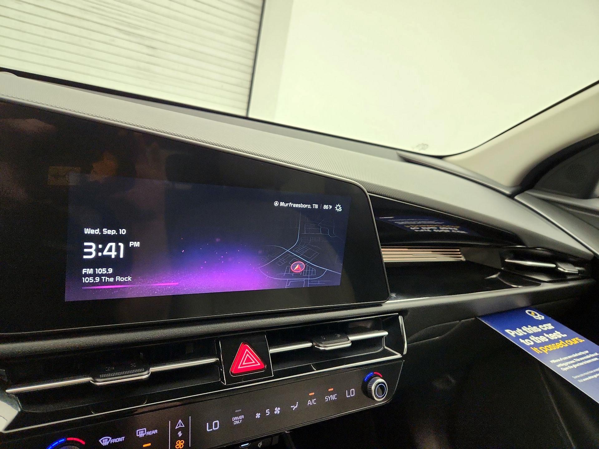 Thumbnail: 2023 Kia Niro - 15