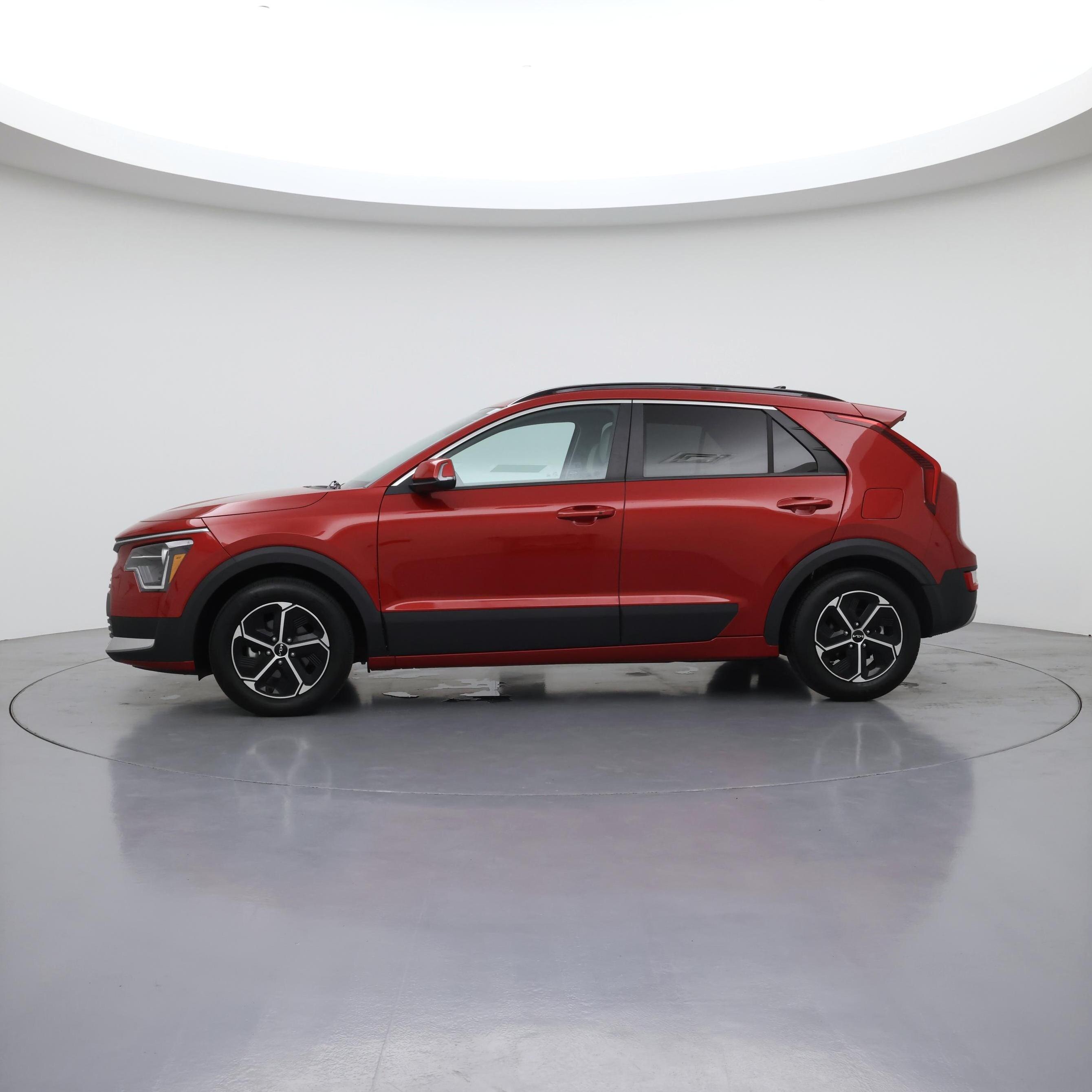 Thumbnail: 2023 Kia Niro - 3